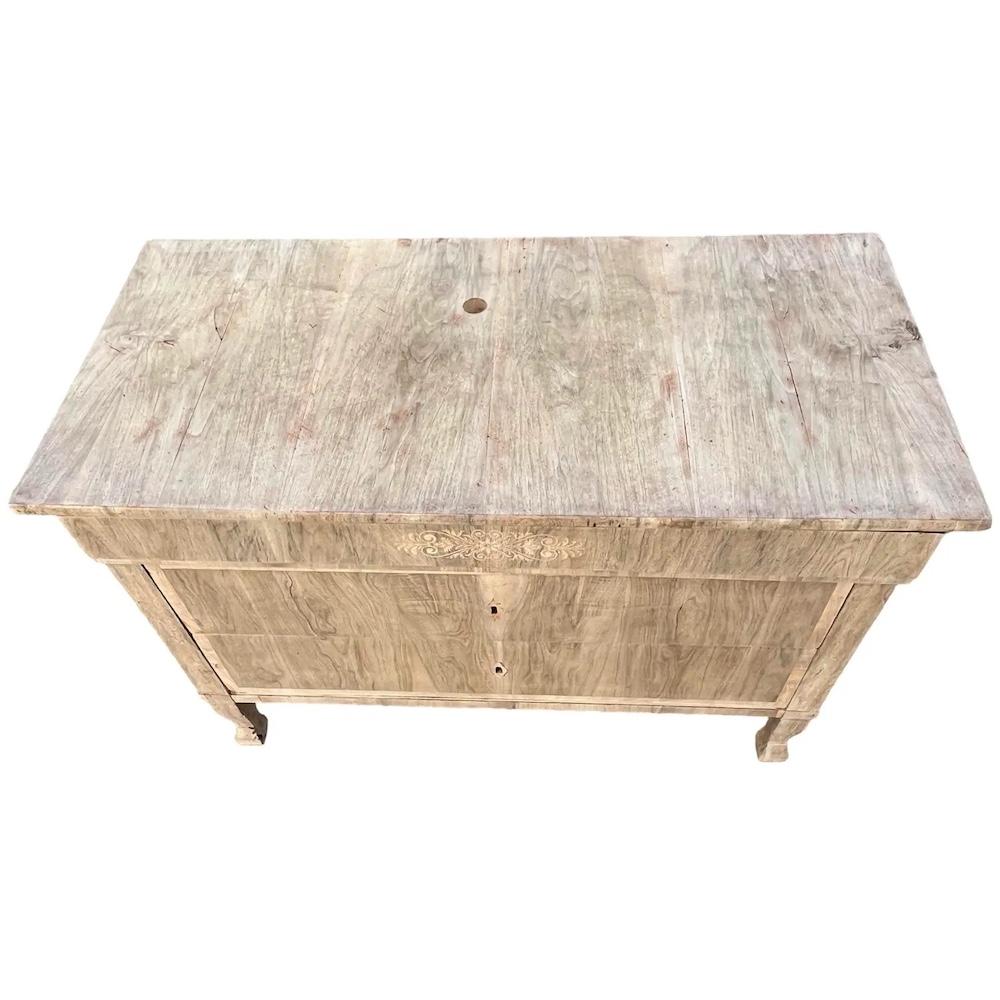 Charles X 19th Century Italian Walnut Carlo X Commode / Dresser / Chest of Drawers For Sale
