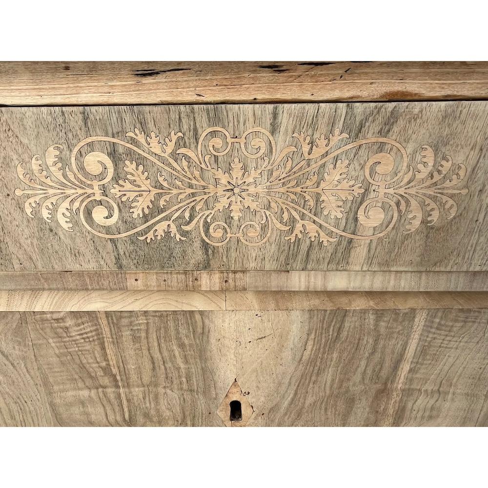 19th Century Italian Walnut Carlo X Commode / Dresser / Chest of Drawers For Sale 2