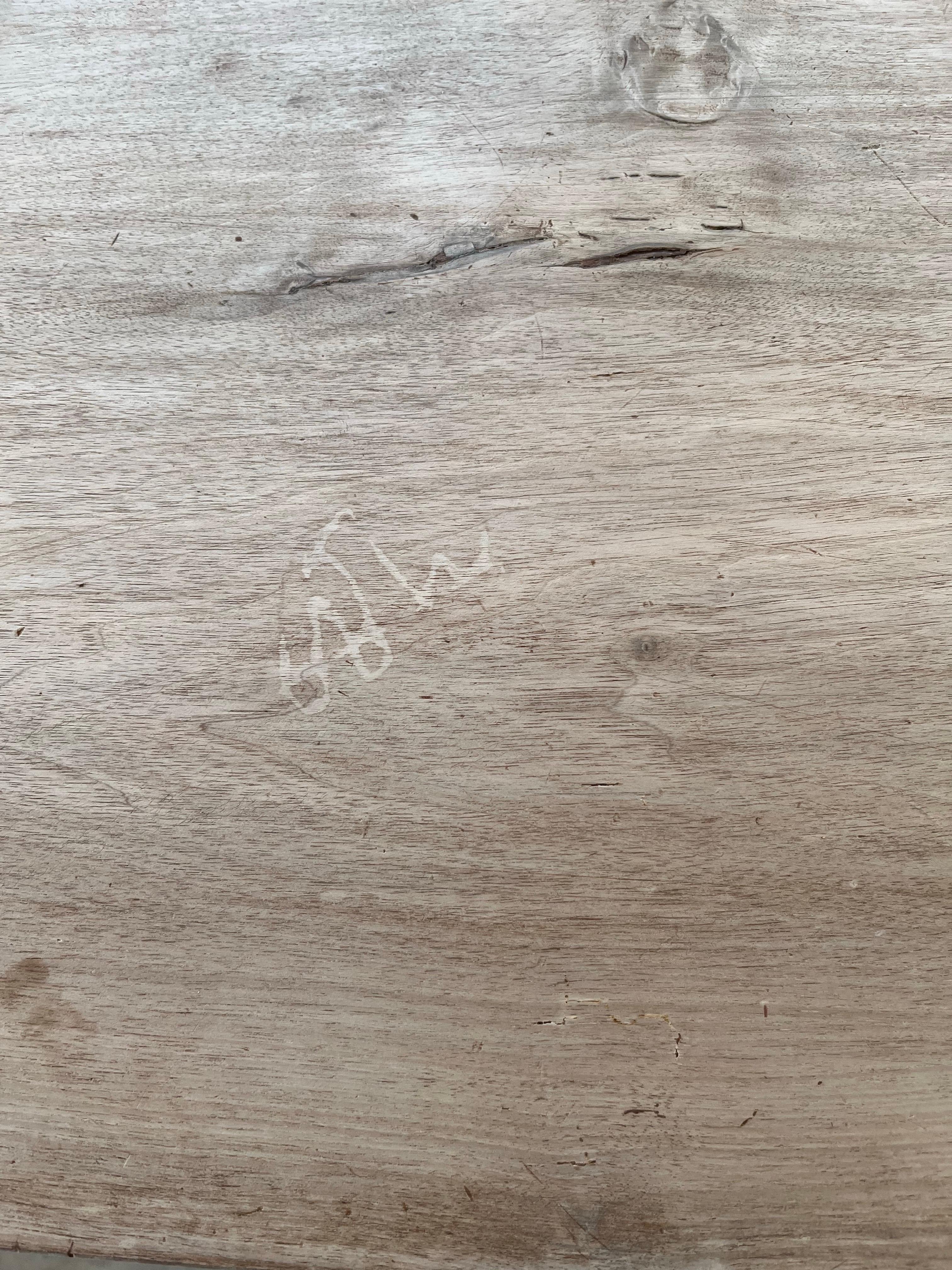 Italiano Cassettiera in noce sbiancato Carlo X / Louis Philippe del XIX secolo in vendita