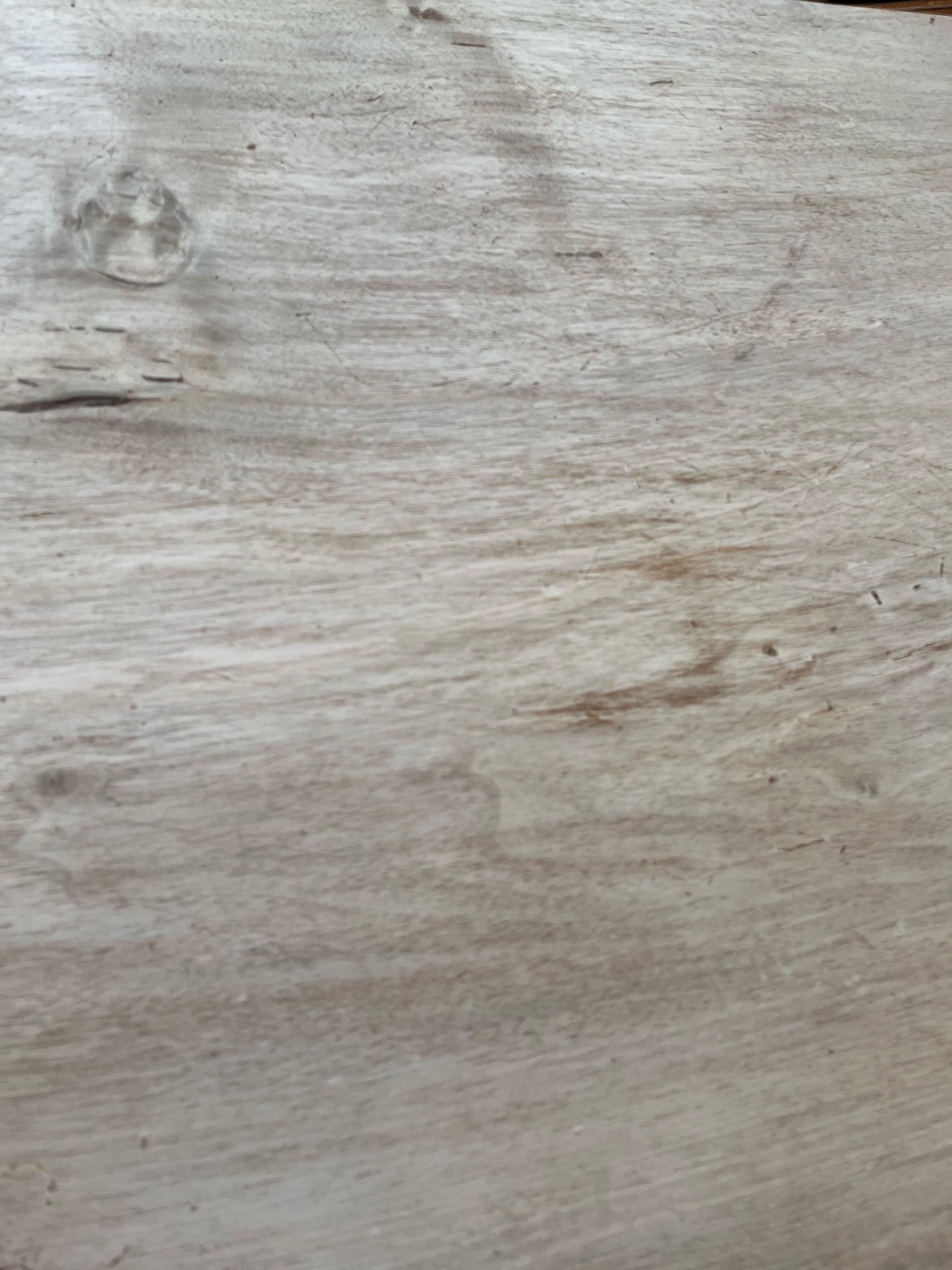 Cassettiera in noce sbiancato Carlo X / Louis Philippe del XIX secolo in vendita 2