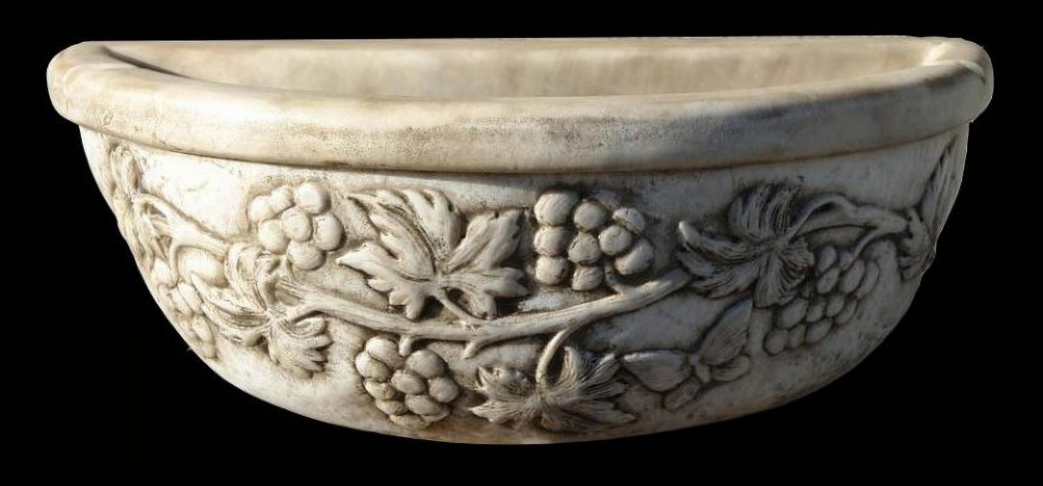Hand-Crafted 19th Century Italian Carrara Marble Hand Washbasin For Sale