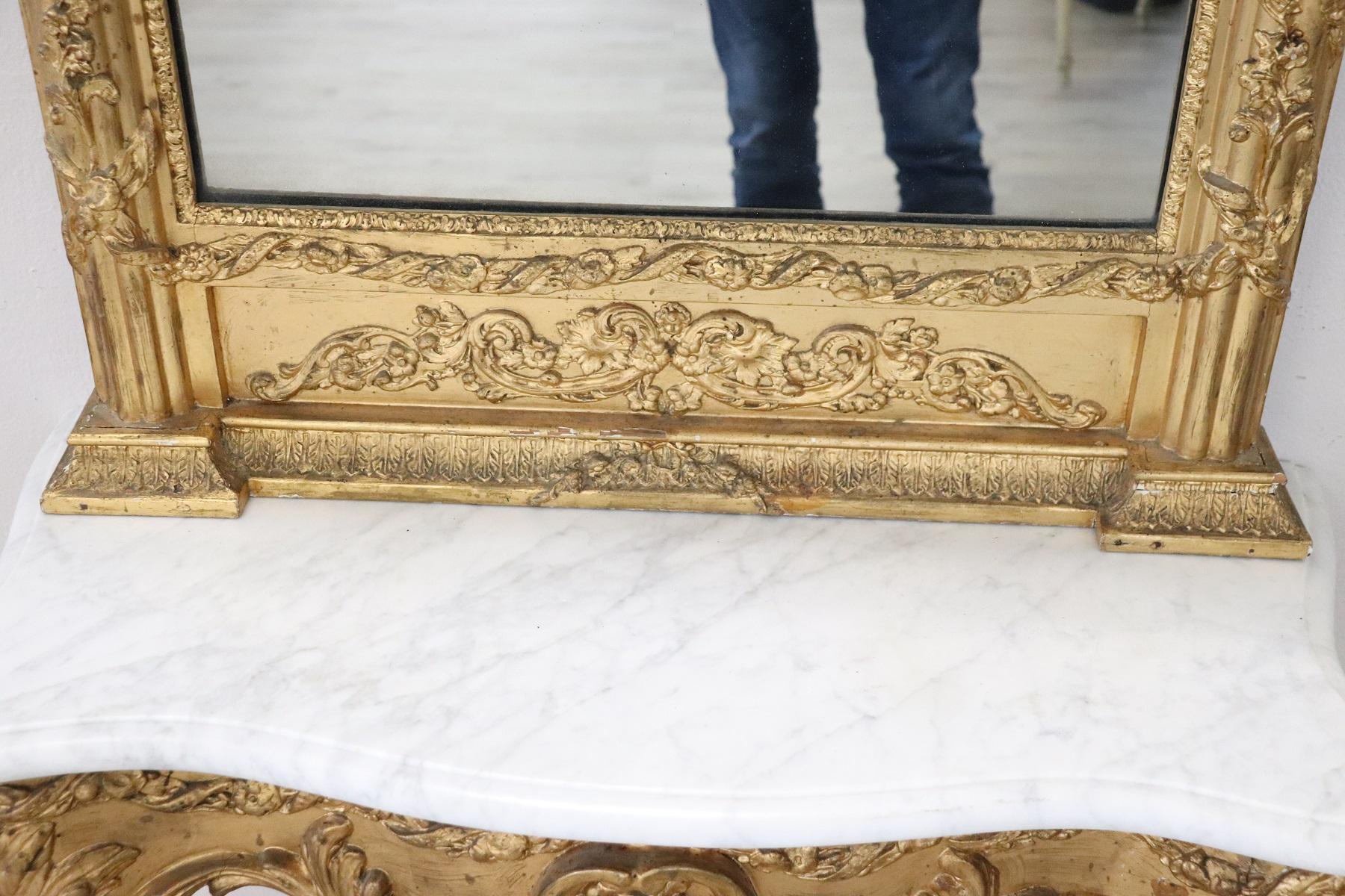 Gilt 19th Century Italian Carved and Gilded Wood Luxury Console Table with Mirror