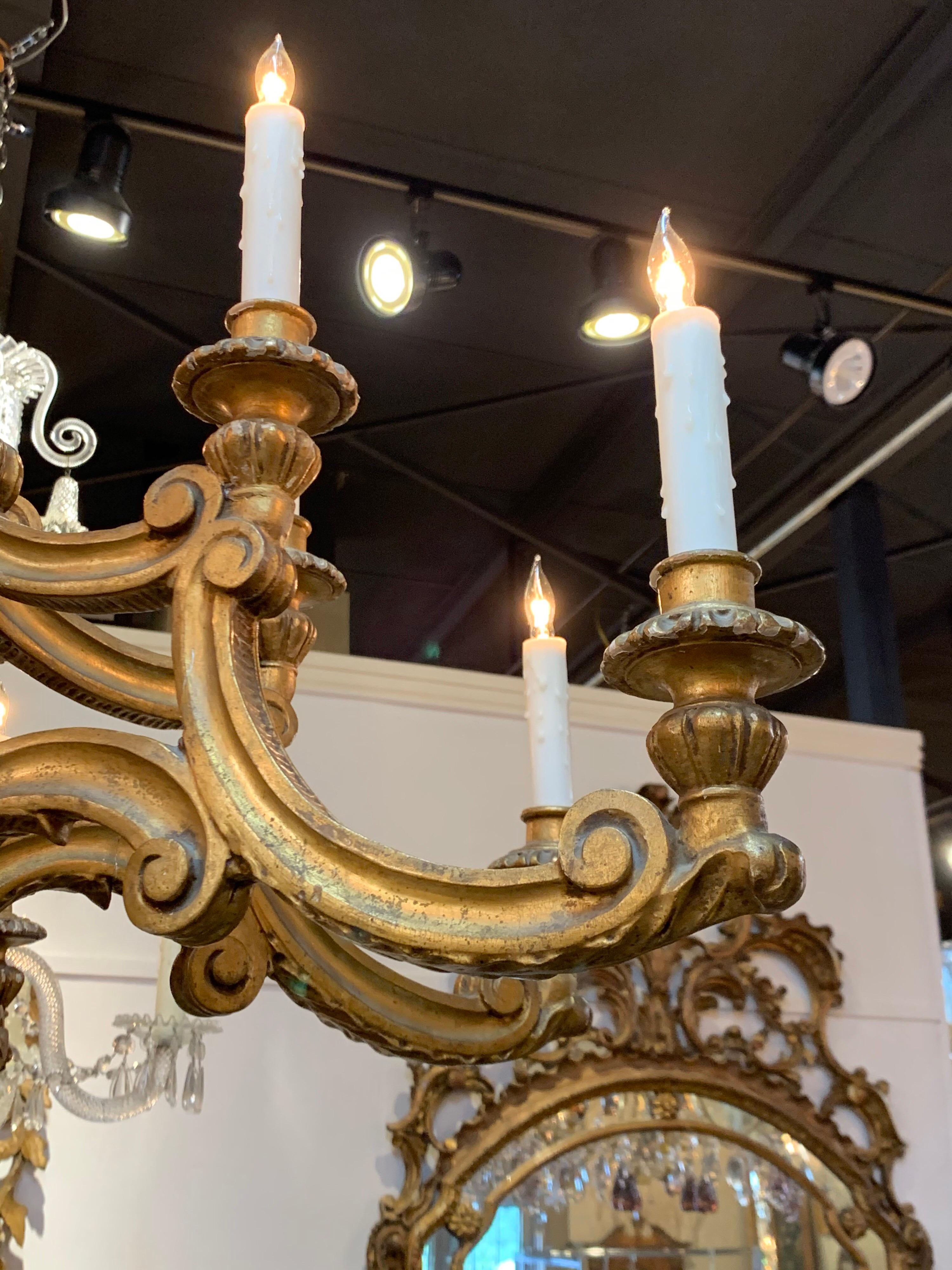 19th Century Italian Carved and Giltwood 12-Light Chandelier 1