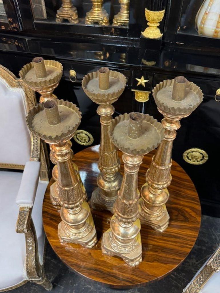 Bois doré Bâtons d'autel italiens du XIXe siècle en bois sculpté et doré en vente