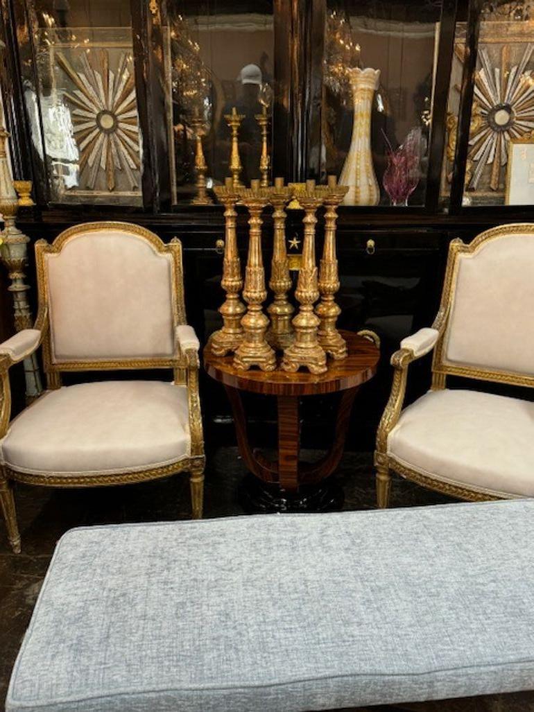 Bâtons d'autel italiens du XIXe siècle en bois sculpté et doré en vente 1