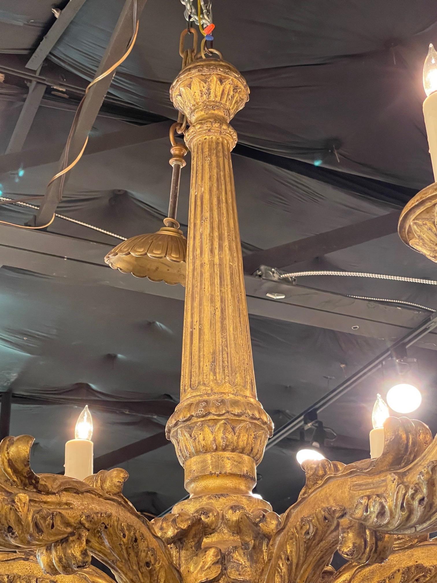 19th Century Italian Carved and Giltwood Large Scale Chandelier For Sale 1