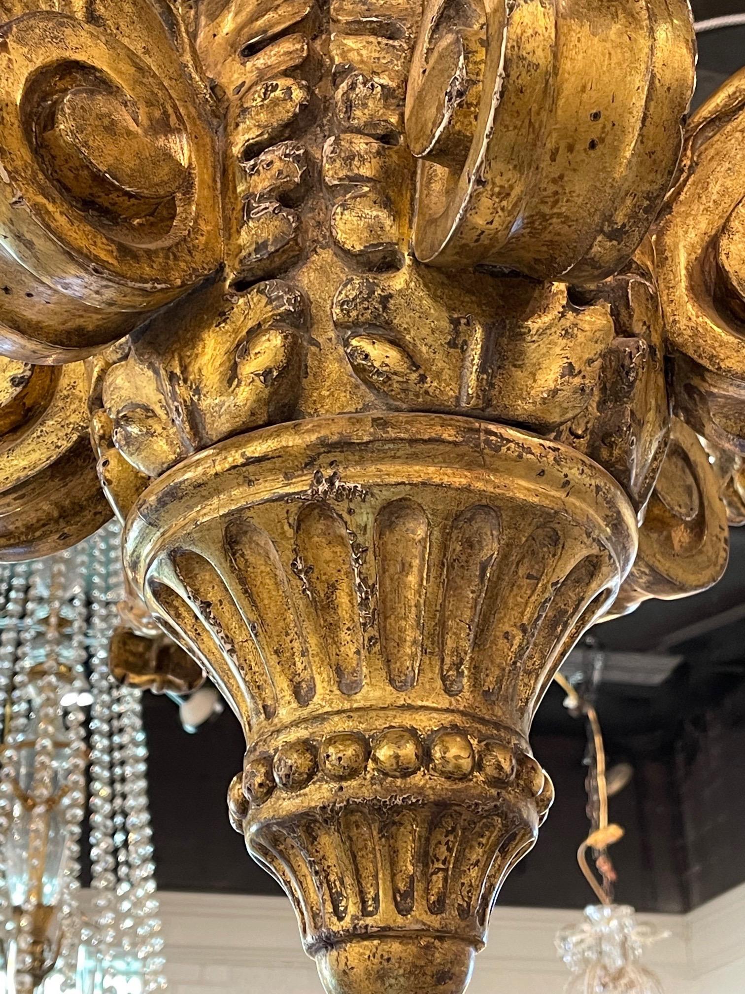 19th Century Italian Carved and Giltwood Large Scale Chandelier For Sale 3