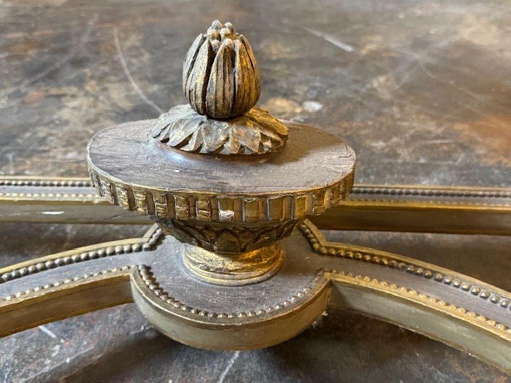 Intagliato Console Demi Lune neoclassica italiana del XIX secolo intagliata e dorata a parcella in vendita