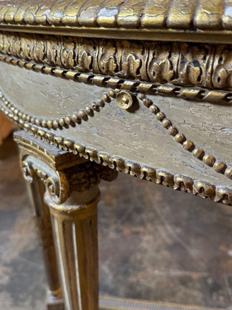 Console Demi Lune neoclassica italiana del XIX secolo intagliata e dorata a parcella In condizioni buone in vendita a Dallas, TX