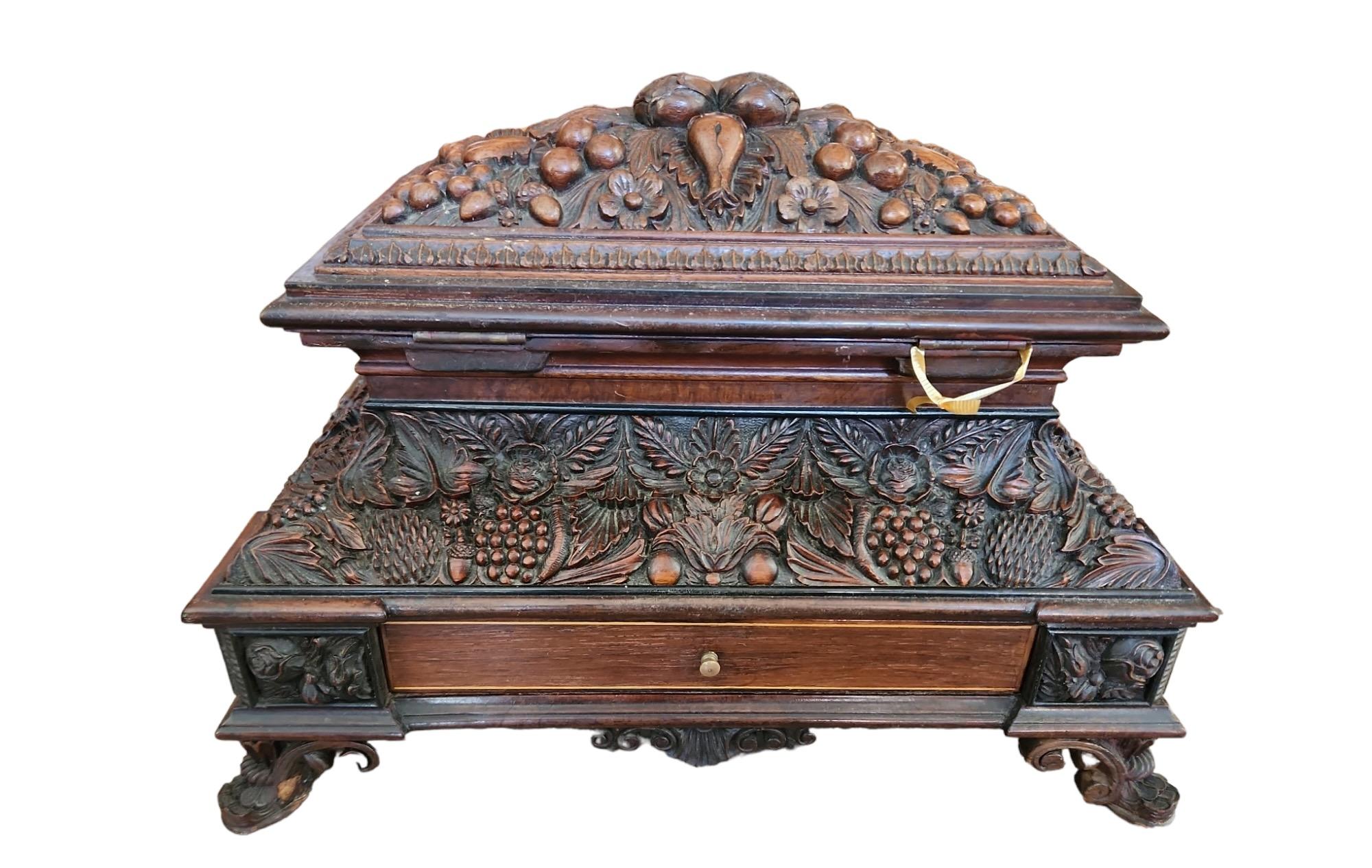 19th Century Italian Carved Box 3