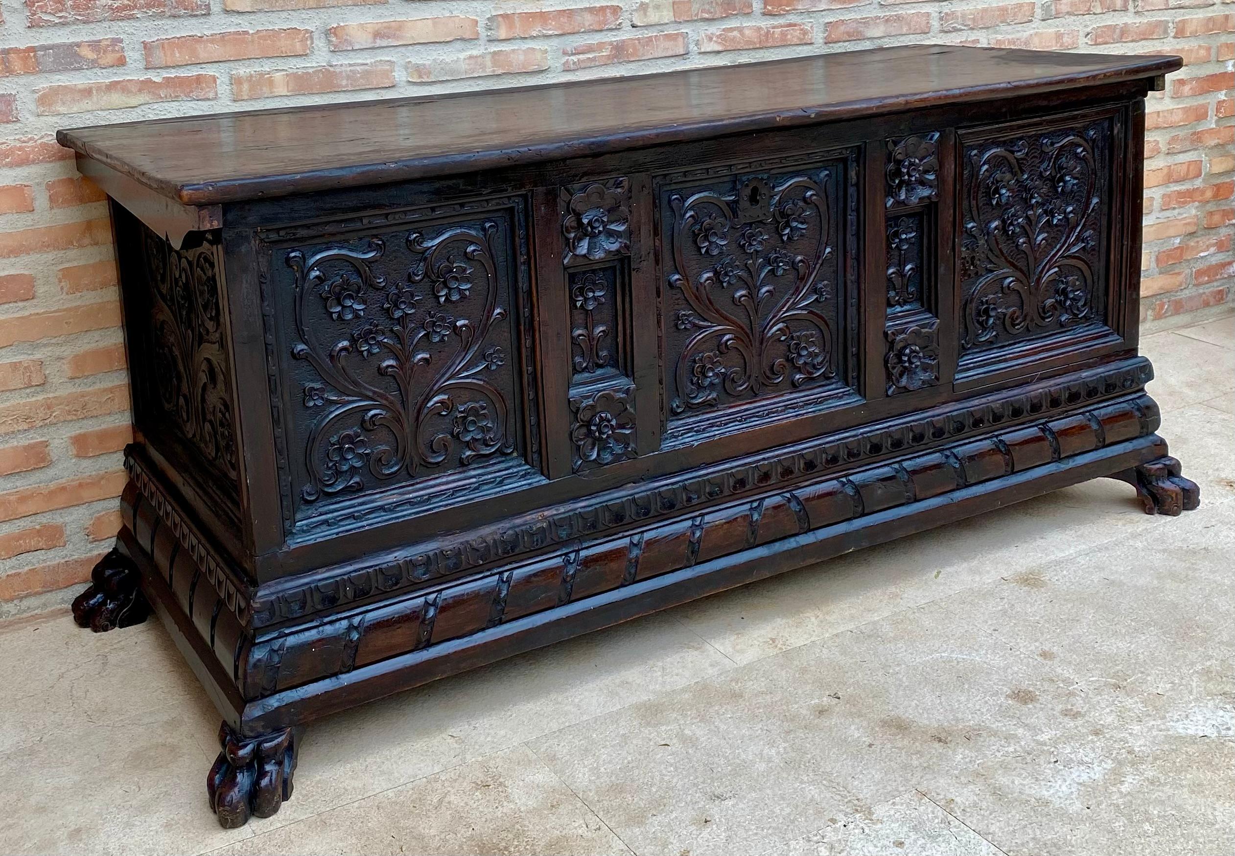 Baroque 19th Century Italian Carved Cassone Trunk with Original Hardware, 1890s