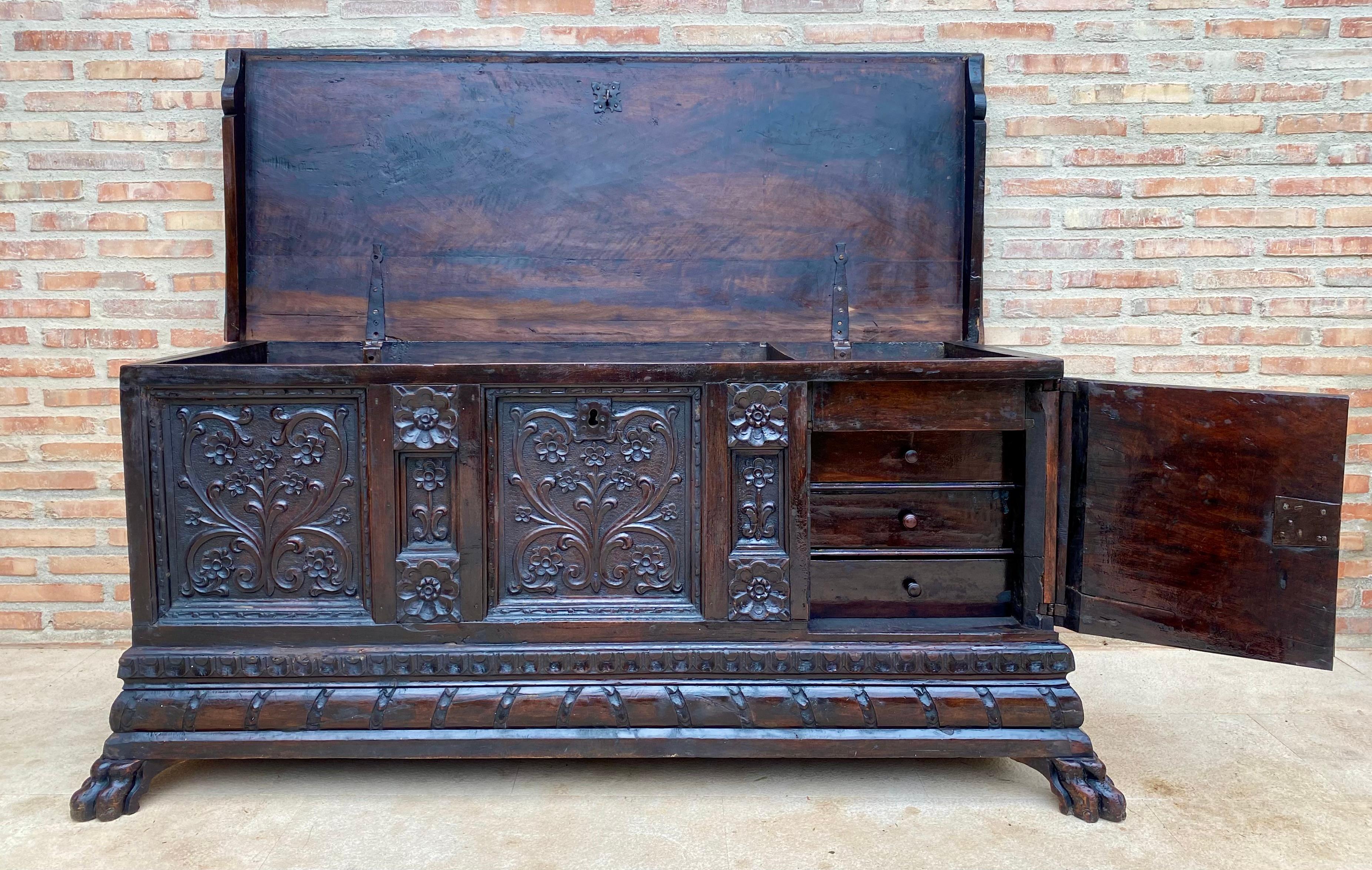 Spanish 19th Century Italian Carved Cassone Trunk with Original Hardware, 1890s