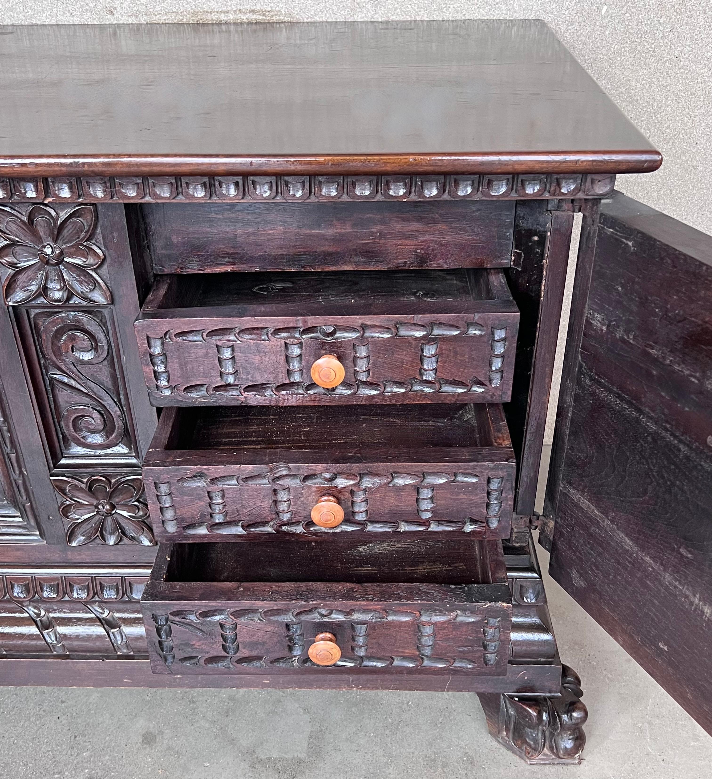 19th Century Italian Carved Cassone Trunk with Original Hardware In Good Condition For Sale In Miami, FL