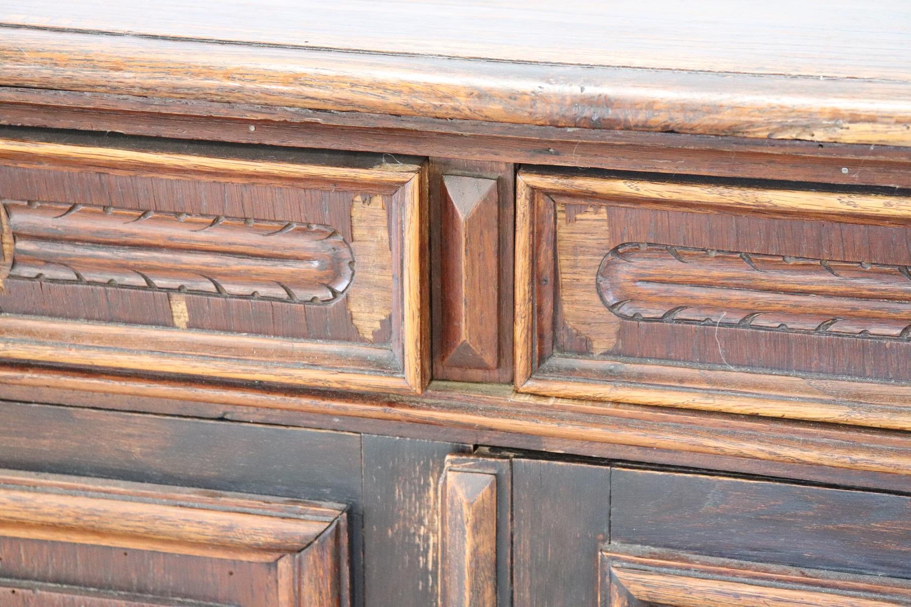 19th Century Italian Carved Chestnut Sideboard or Buffet In Good Condition In Casale Monferrato, IT