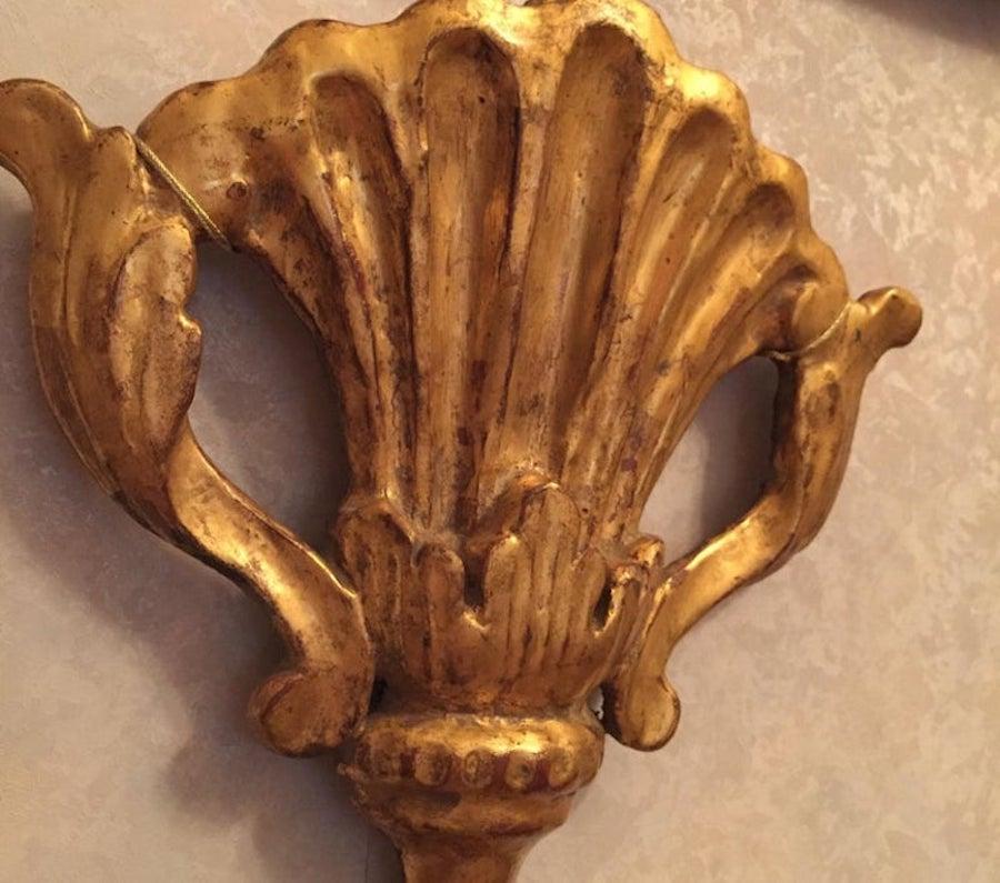 Hand-Carved 19th Century Italian Carved Gilt Decorative Palmetta Fan Wall Frieze For Sale