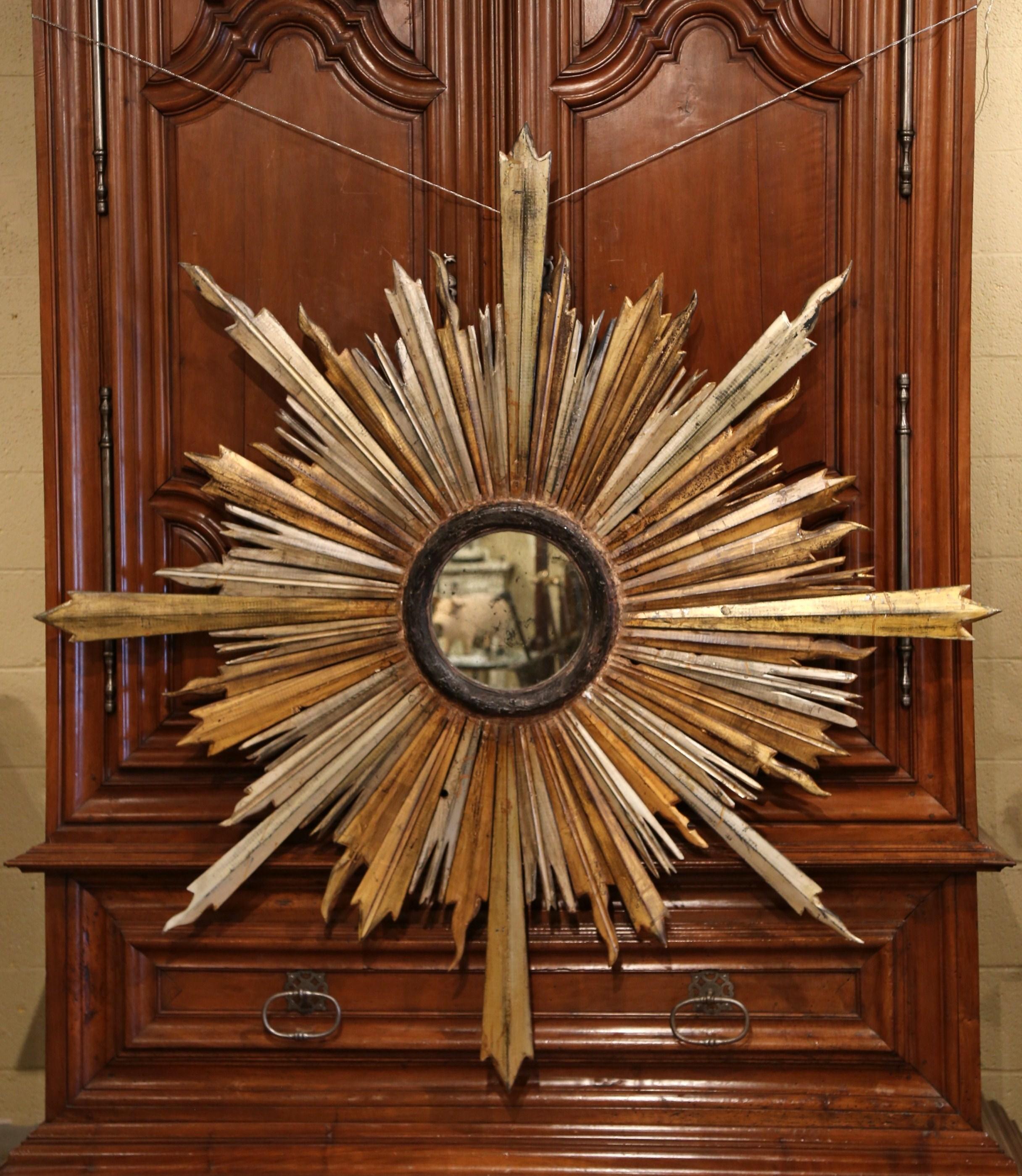 19th Century Italian Carved Giltwood and Silvered Sunburst Mirror In Excellent Condition In Dallas, TX