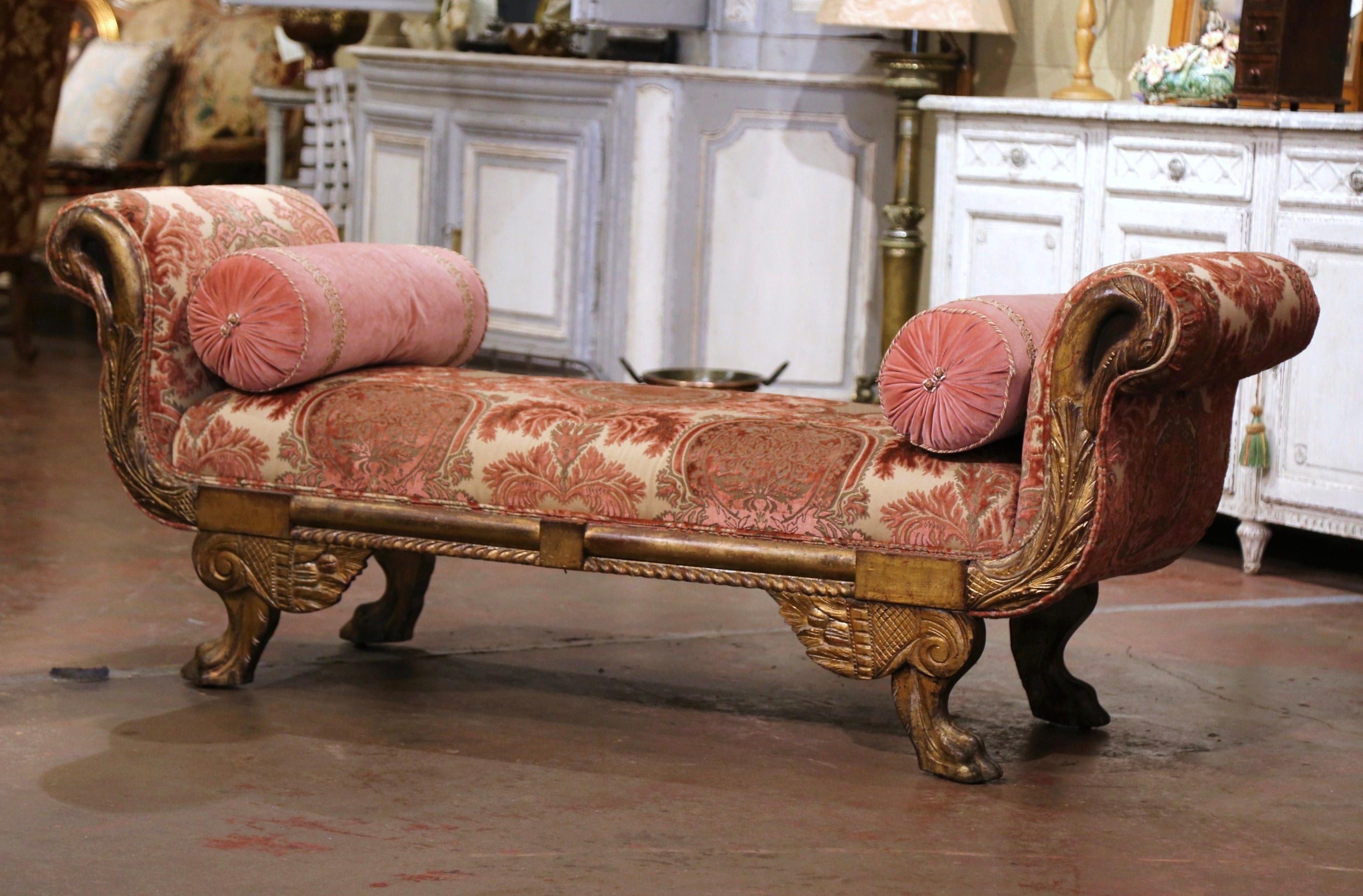 19th Century Italian Carved Gilt Wood and Velvet Daybed with Swan Motifs In Excellent Condition In Dallas, TX