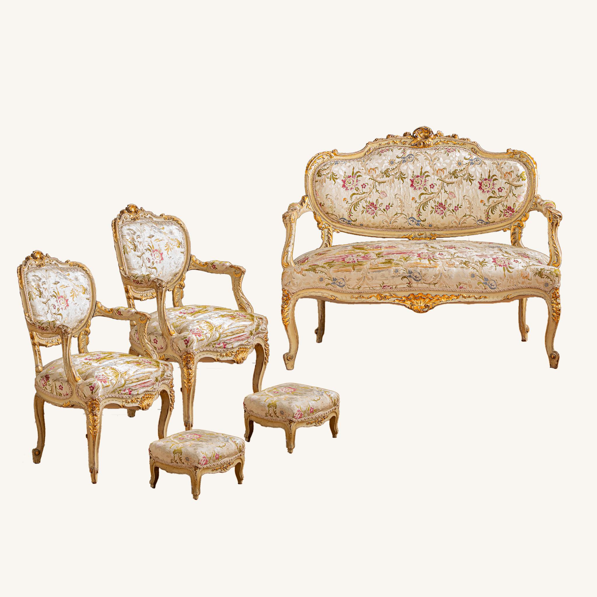 Suite de salon italienne palatial du 19ème siècle en bois doré sculpté en vente 11