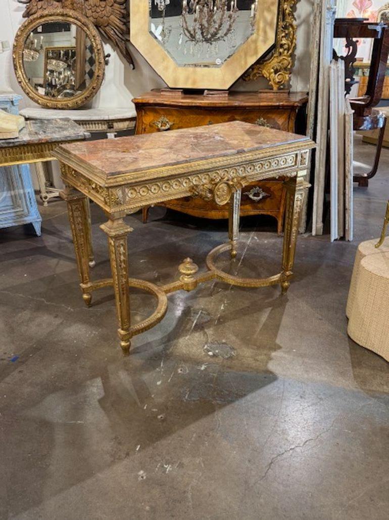 Italienischer Konsolentisch aus geschnitztem Giltwood mit Marmorplatte aus dem 19. im Angebot 3