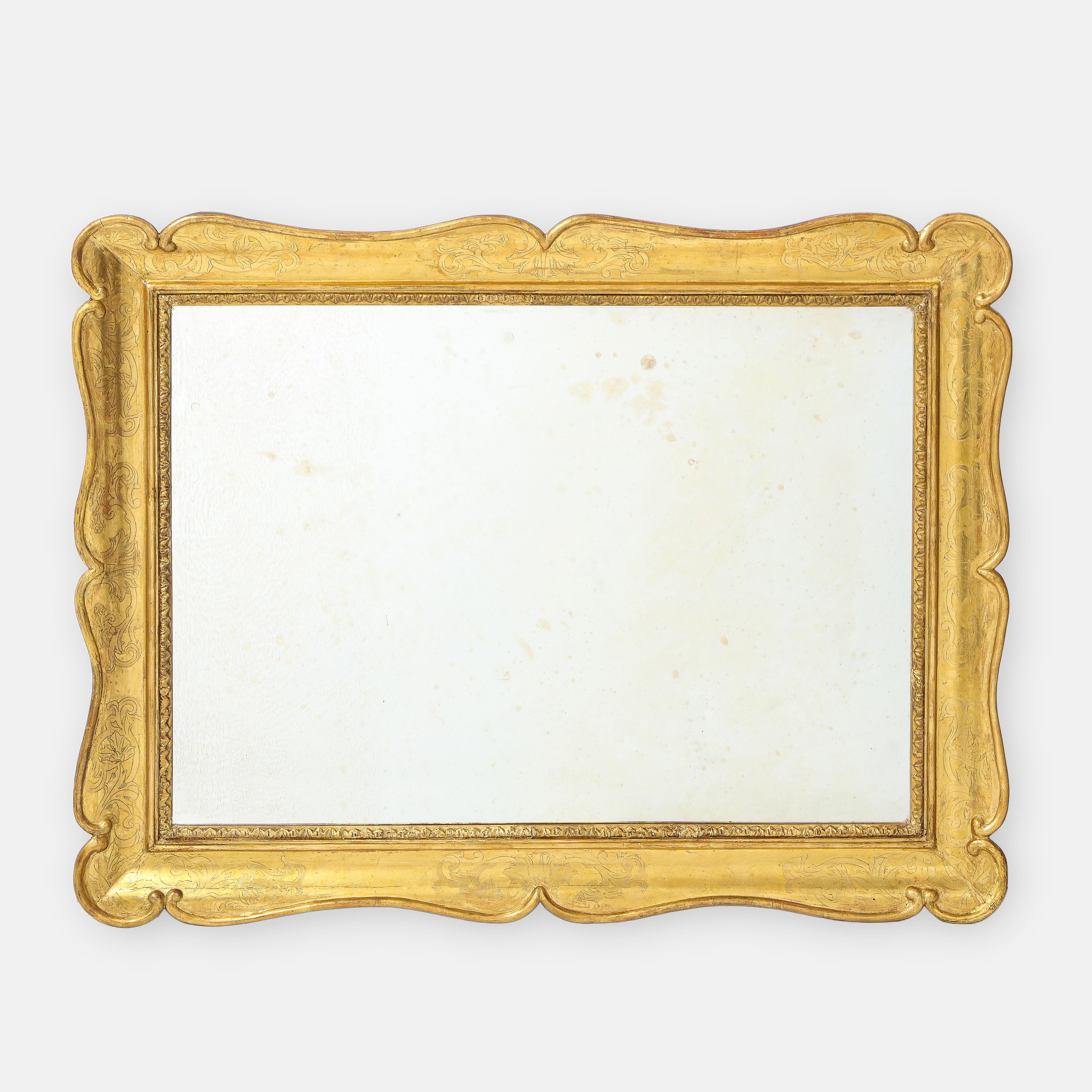 Specchio in legno dorato intagliato italiano del XIX secolo in vendita 10