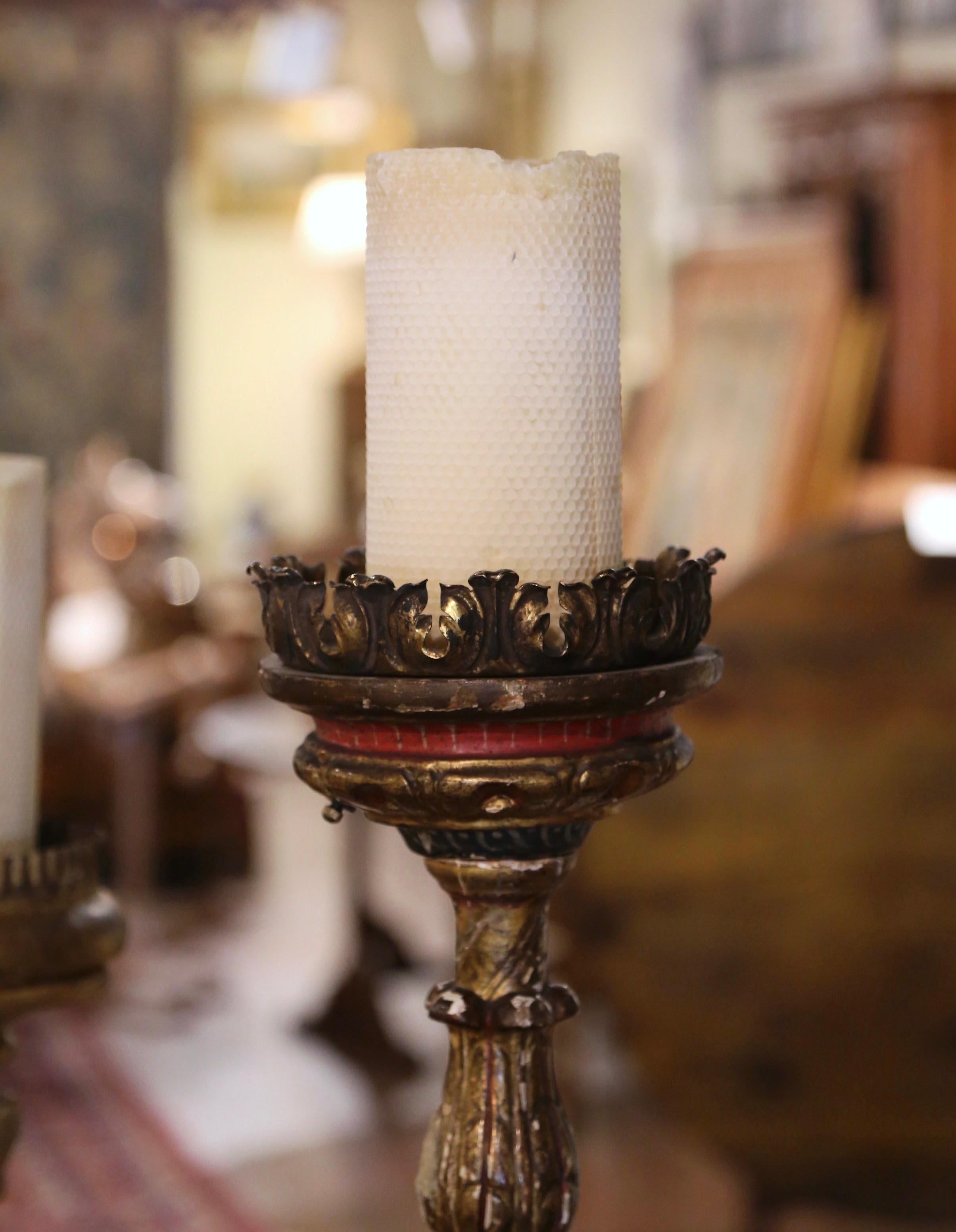 Italienische geschnitzte polychrome und bemalte Kerzenständer aus dem 19. Jahrhundert, Vierer-Set im Angebot 4