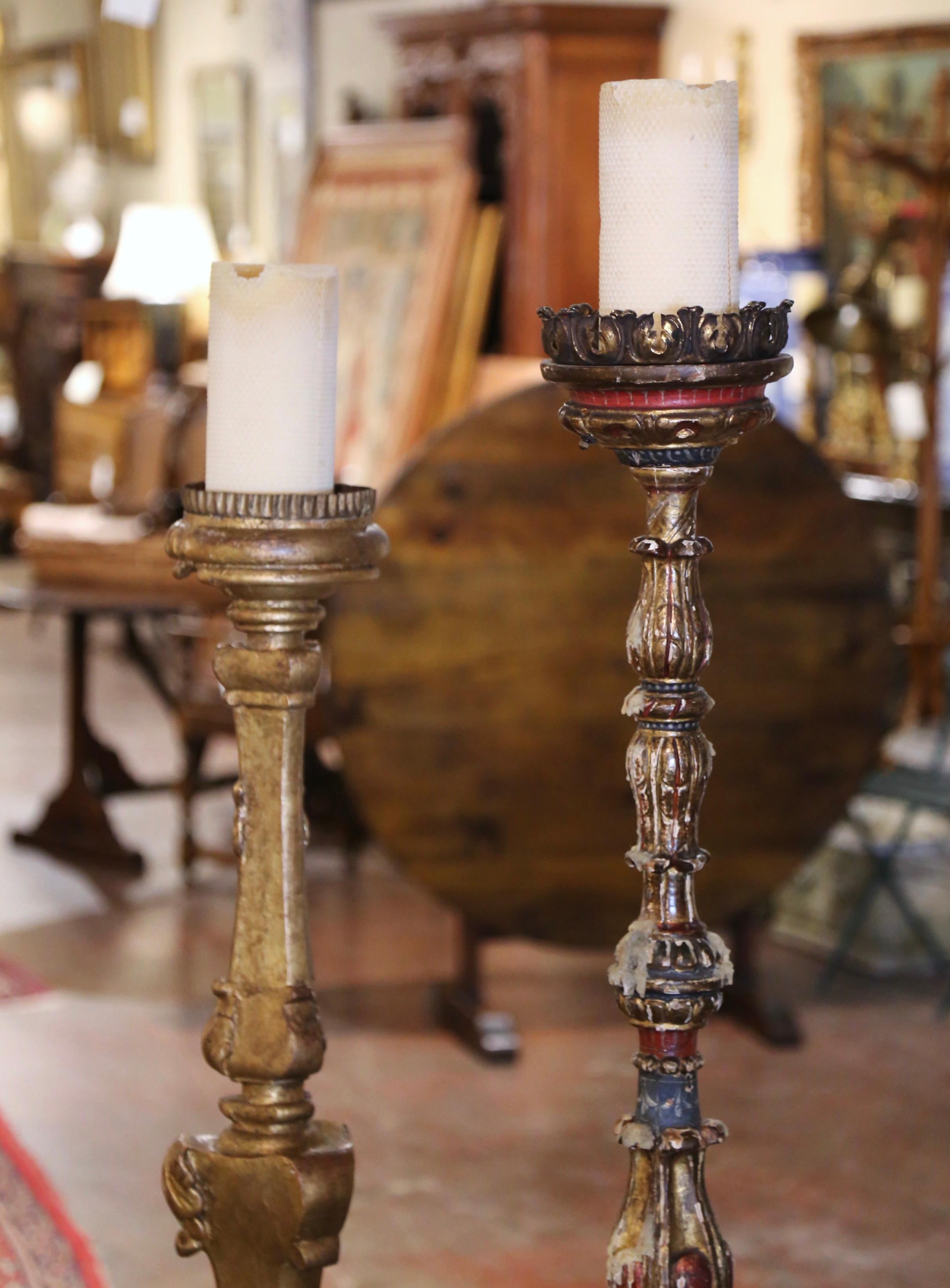 Italienische geschnitzte polychrome und bemalte Kerzenständer aus dem 19. Jahrhundert, Vierer-Set im Angebot 1