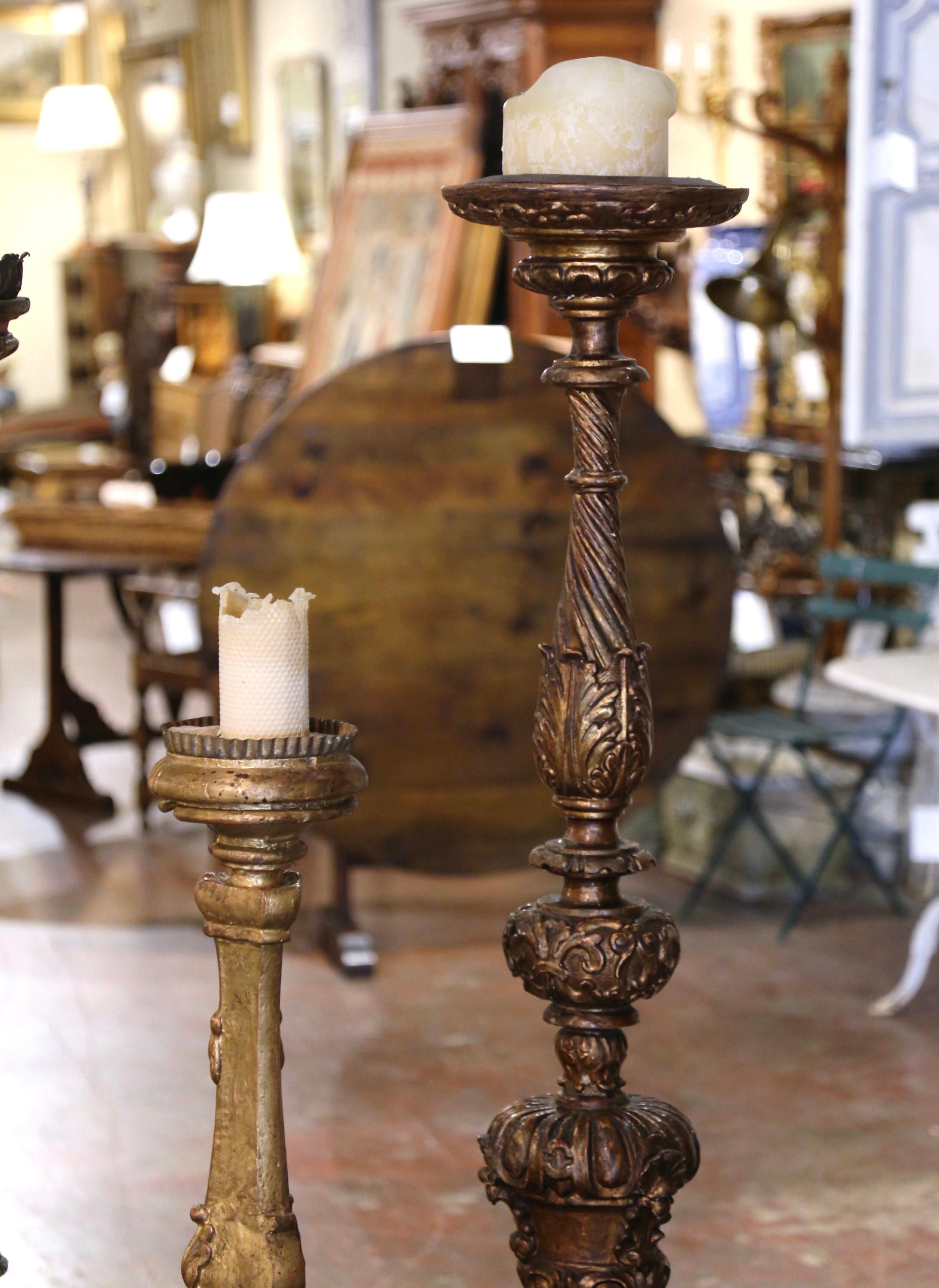 Italienische geschnitzte polychrome und bemalte Kerzenständer aus dem 19. Jahrhundert, Vierer-Set im Angebot 2