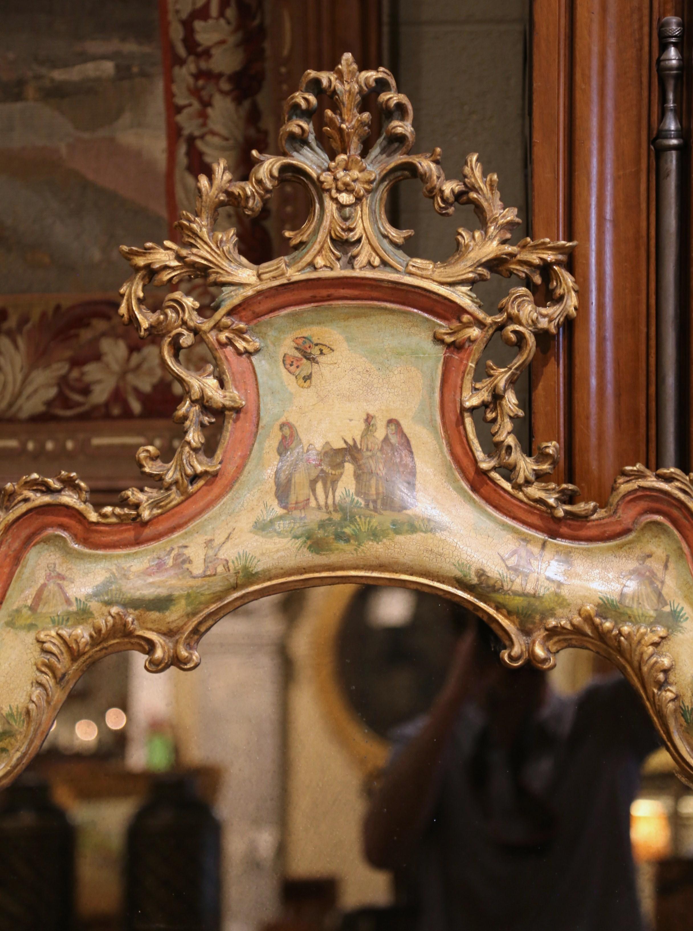 Rococò Specchio da parete rococò italiano del XIX secolo intagliato, in legno dorato e dipinto in vendita
