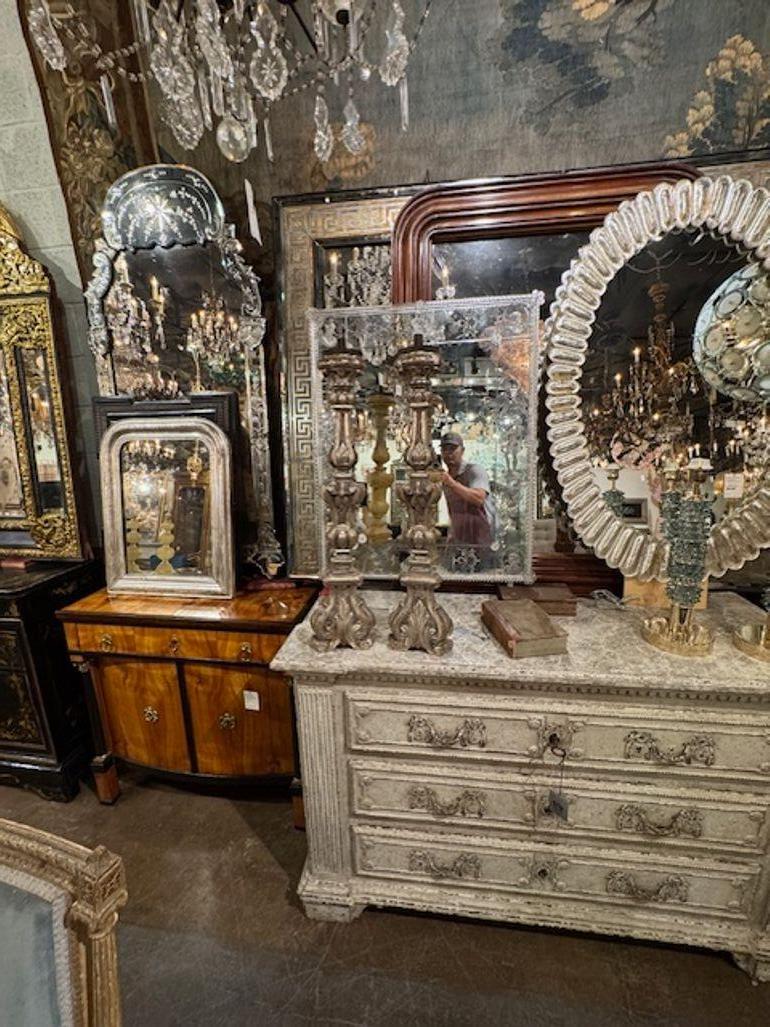Palillos de altar de plata tallada italianos del siglo XIX Madera dorada en venta