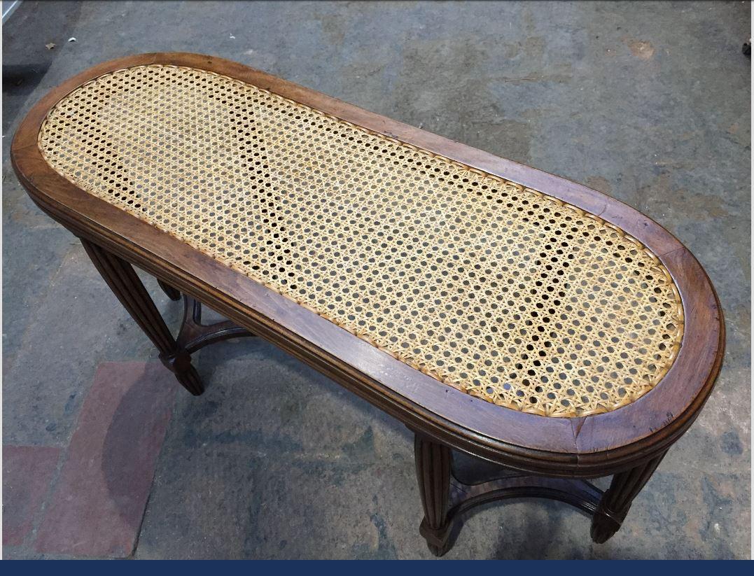 19th Century Italian Carved Walnut Bench with Vienna Straw, 1890s In Good Condition For Sale In Florence, IT