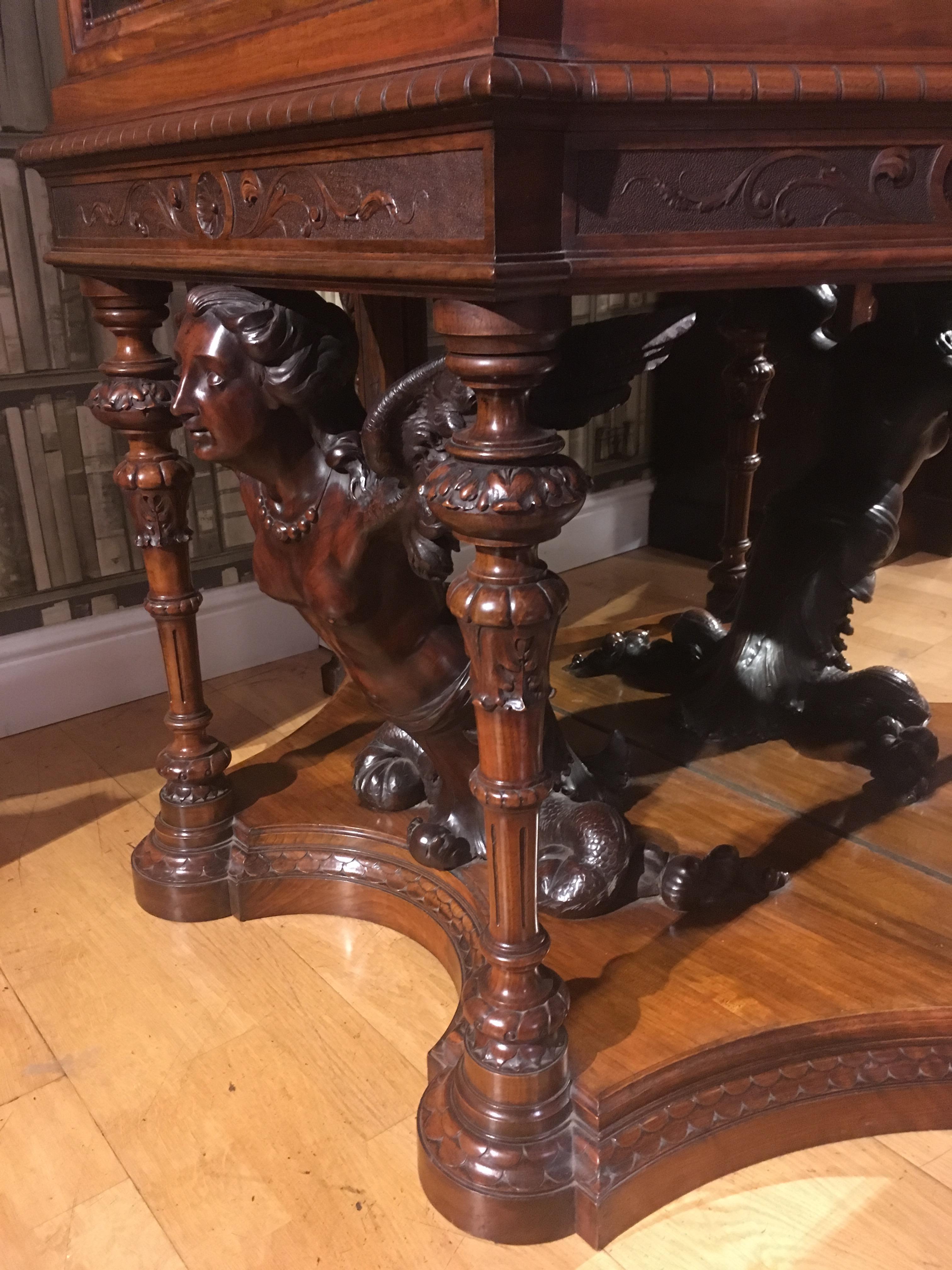 19th Century Italian Carved Walnut Display Cabinet For Sale 2