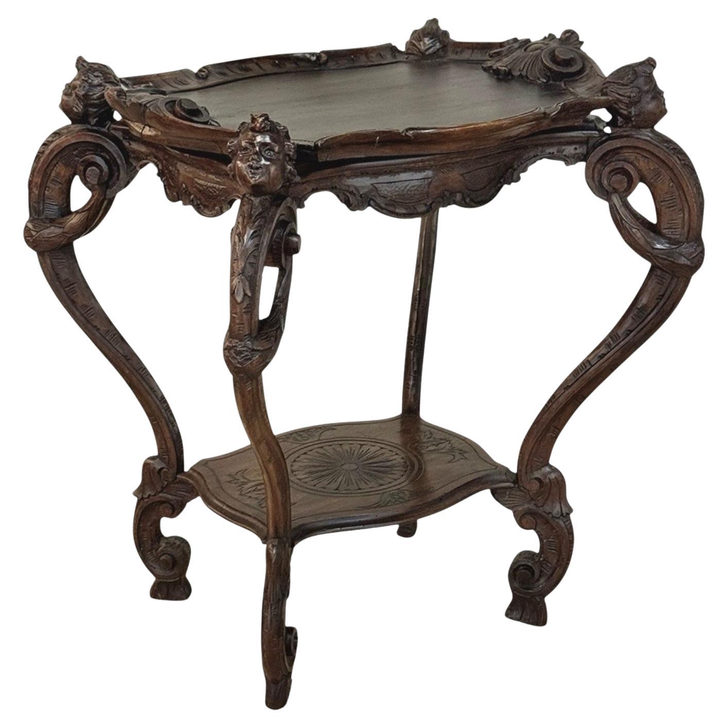 19th Century Italian Carved Walnut End Table with Removable Tray For Sale