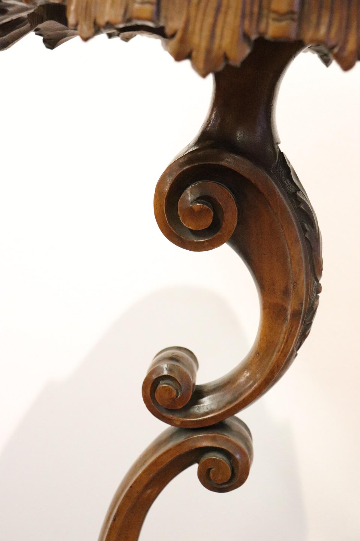19th Century Italian Carved Walnut Gueridon Table or Pedestal Table 1