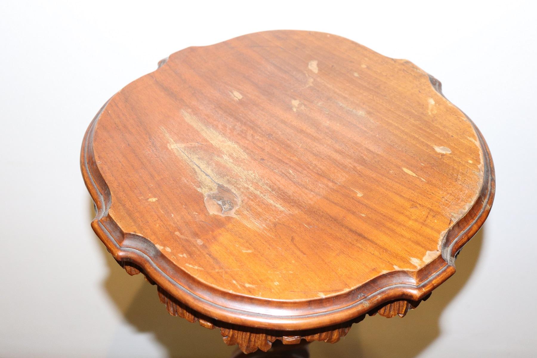 19th Century Italian Carved Walnut Gueridon Table or Pedestal Table 2
