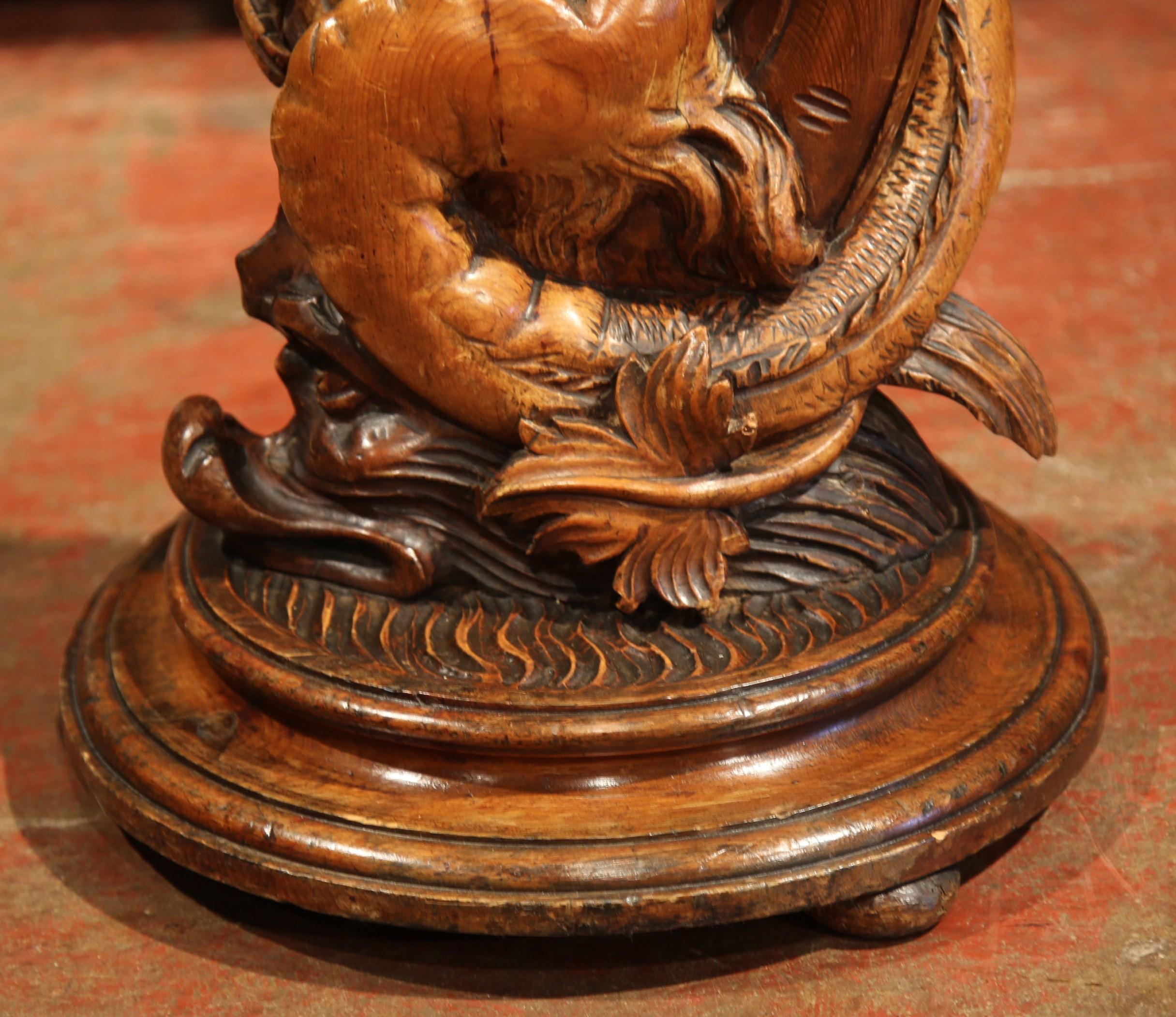 19th Century Italian Carved Walnut Pedestal Table with Cherub Figure 3