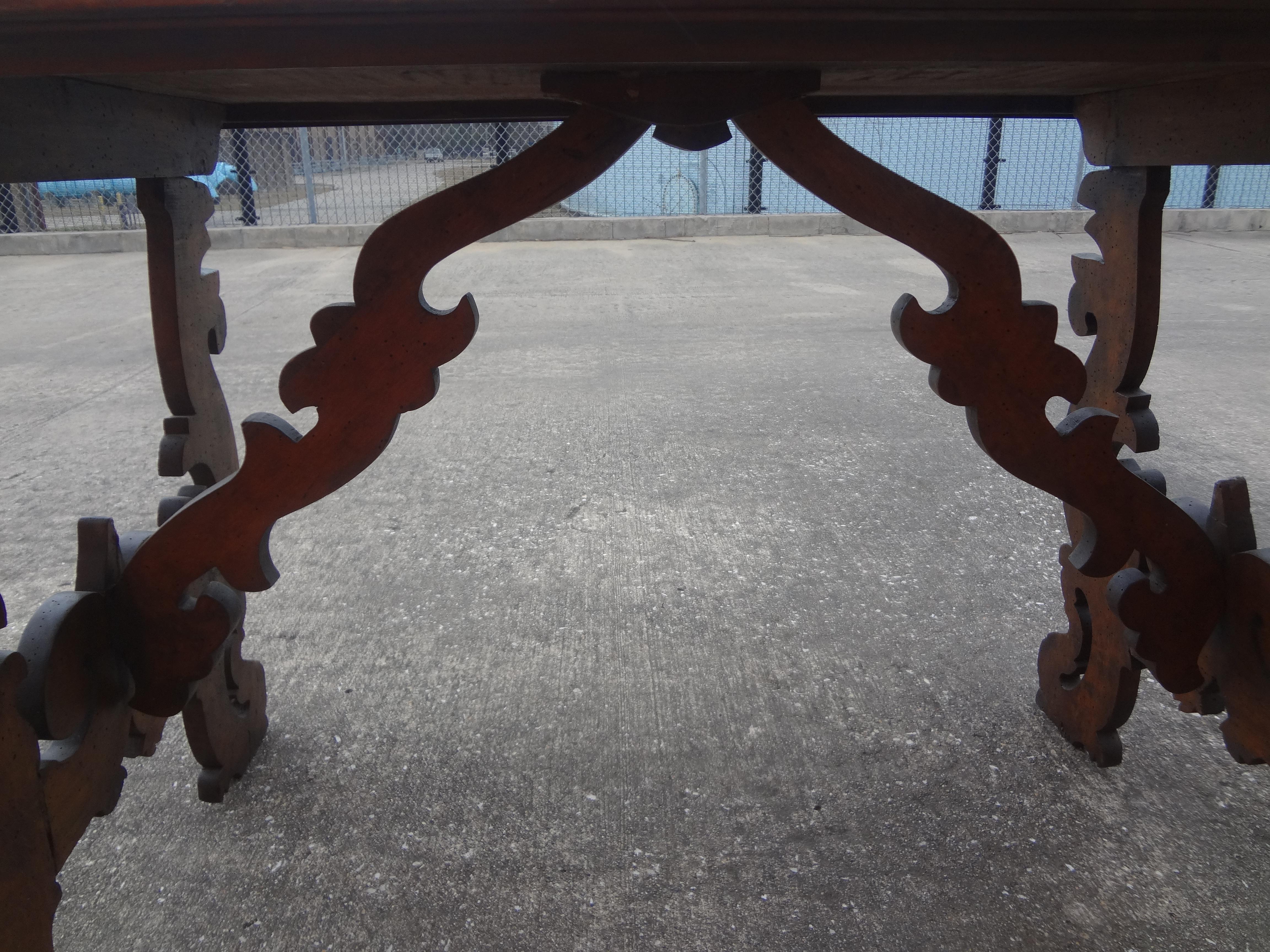 19th Century Italian Carved Walnut Table For Sale 1