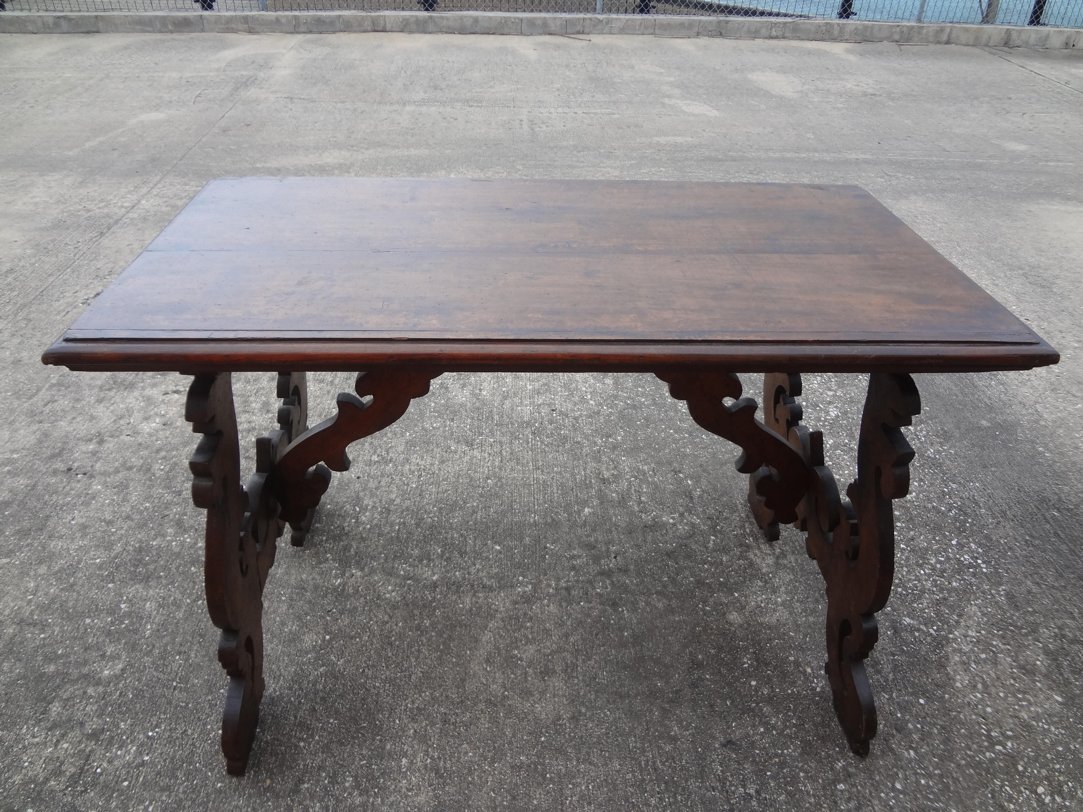 19th Century Italian Carved Walnut Table For Sale 3