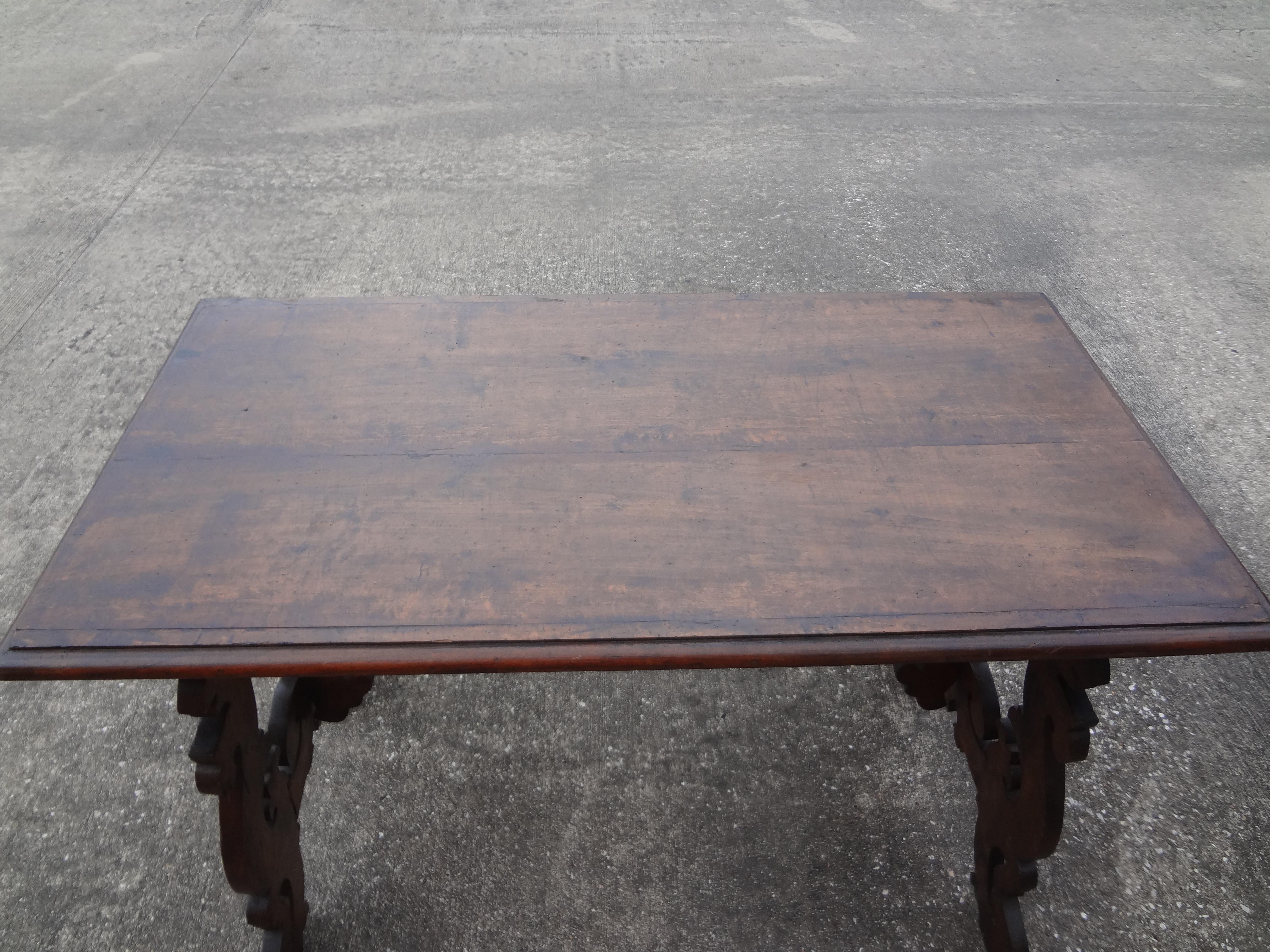 19th Century Italian Carved Walnut Table For Sale 5