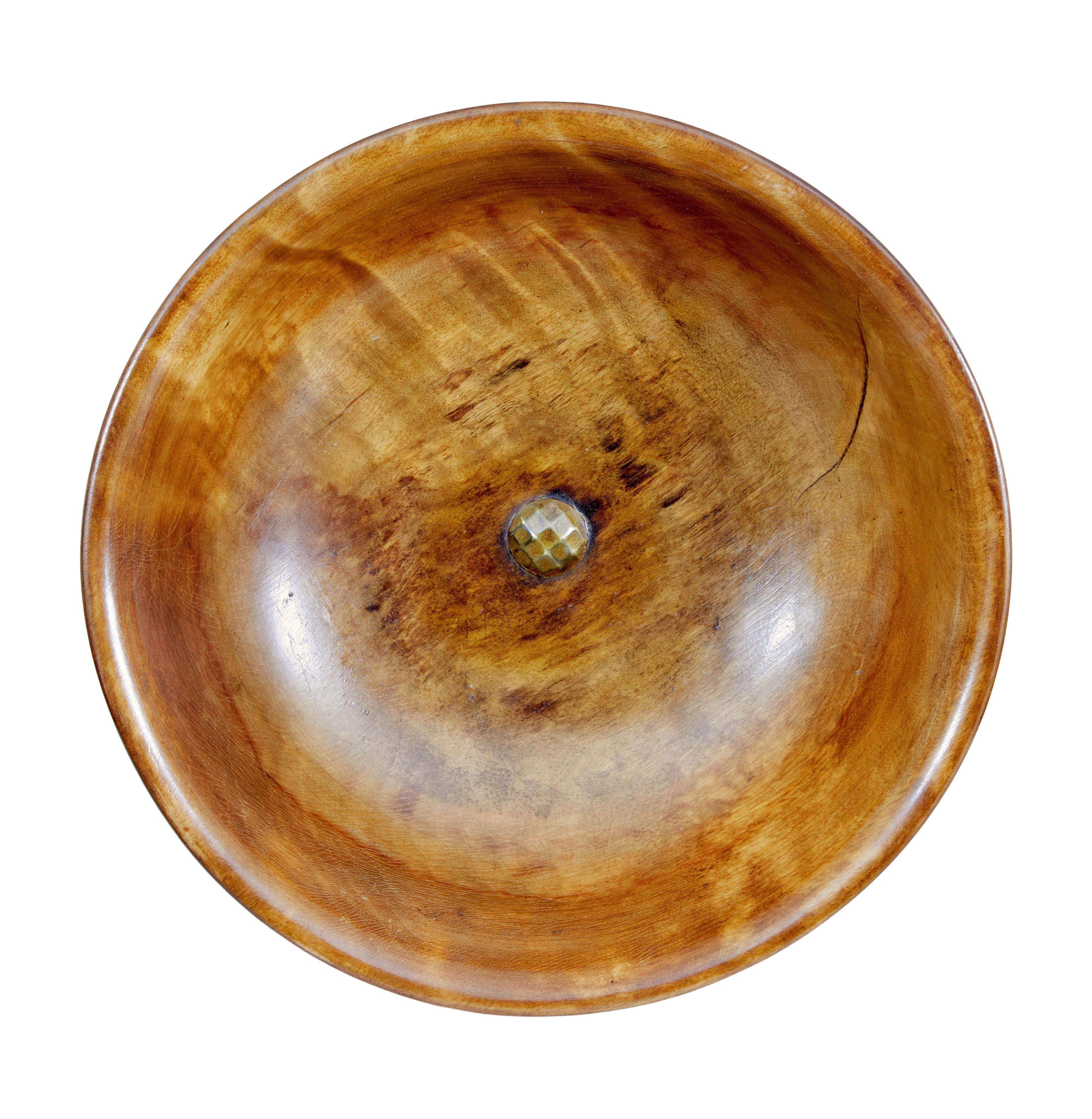 Renaissance Revival 19th century Italian carved walnut tazza For Sale