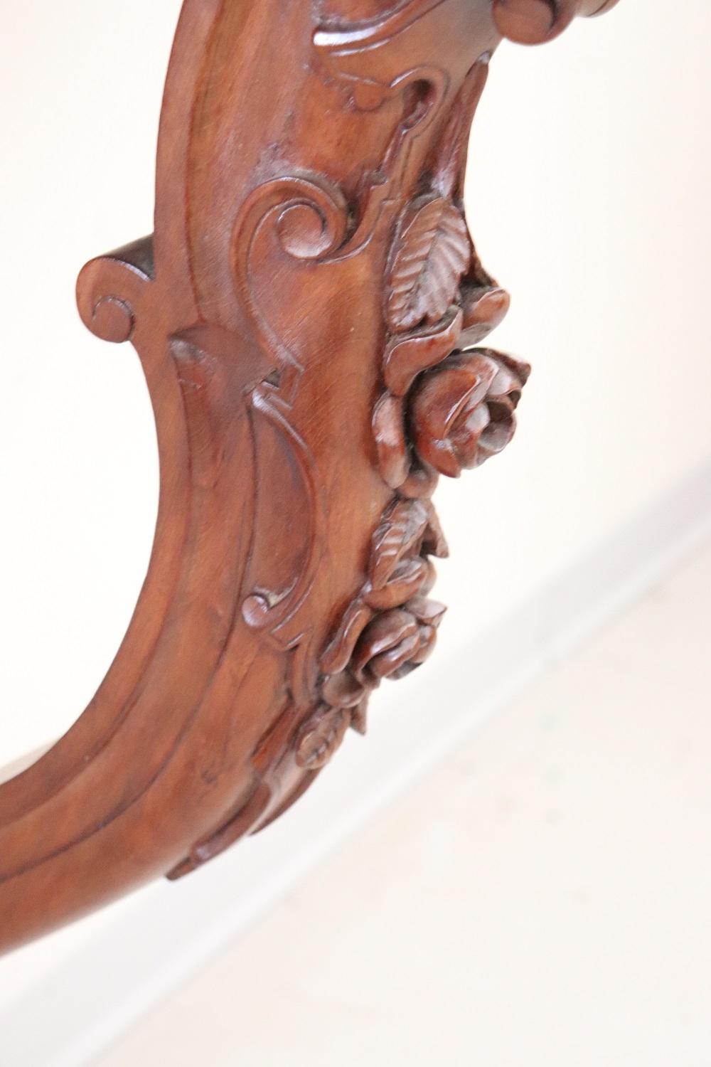 Table console italienne ancienne du 19ème siècle en bois sculpté avec plateau en marbre en vente 2