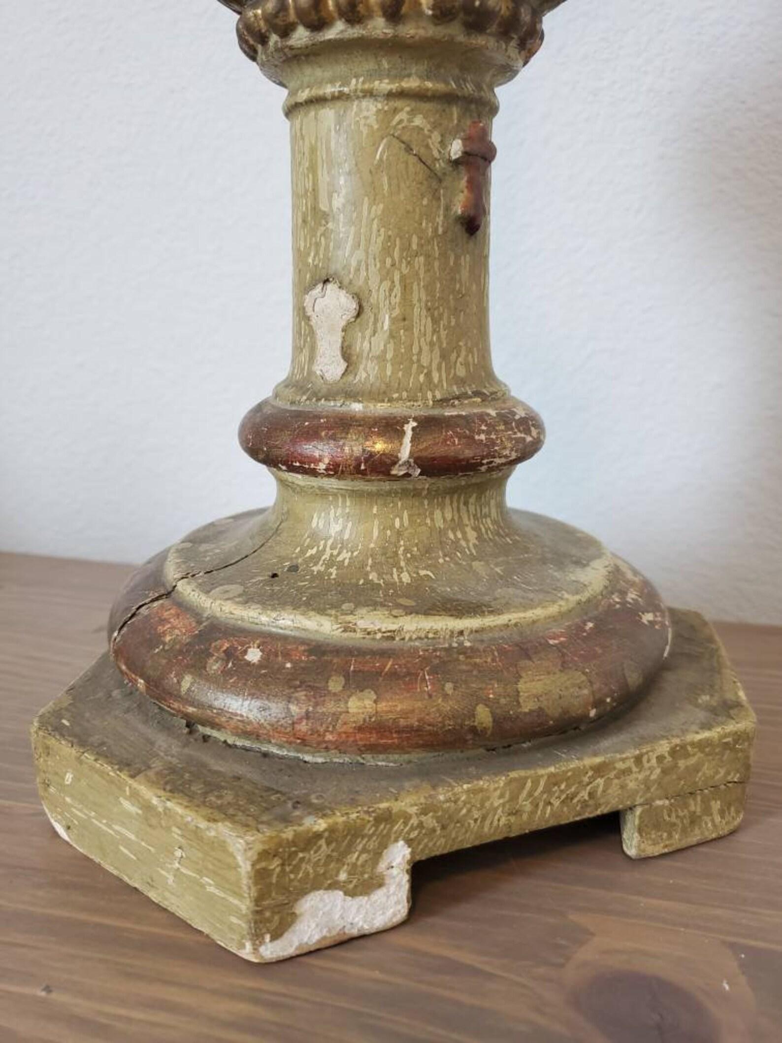 Ancien support de bougie d'autel de Church s en bois polychrome sculpté italien Pricket en vente 4