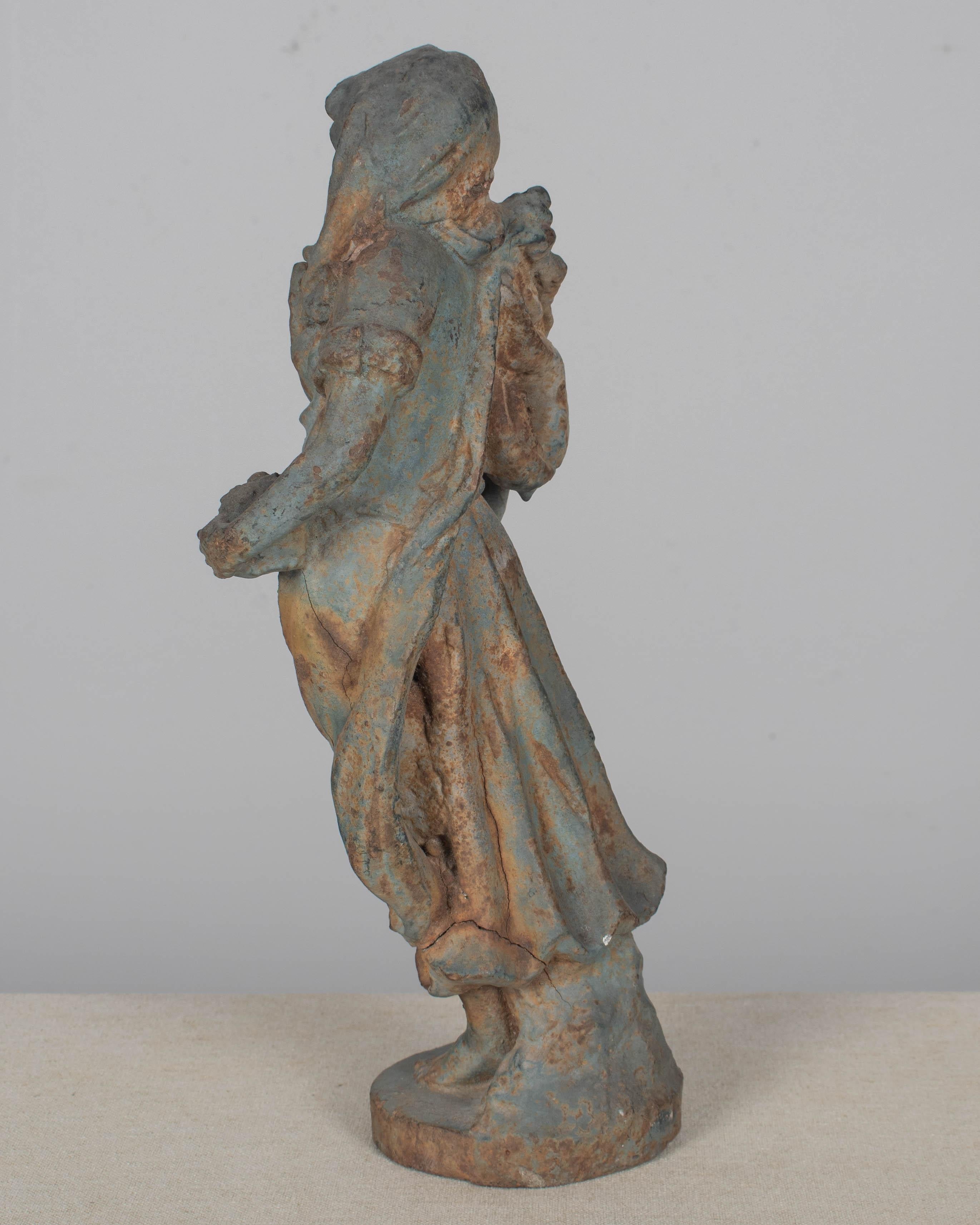 Paire de statues de jardin en fonte italiennes du 19e siècle en vente 7