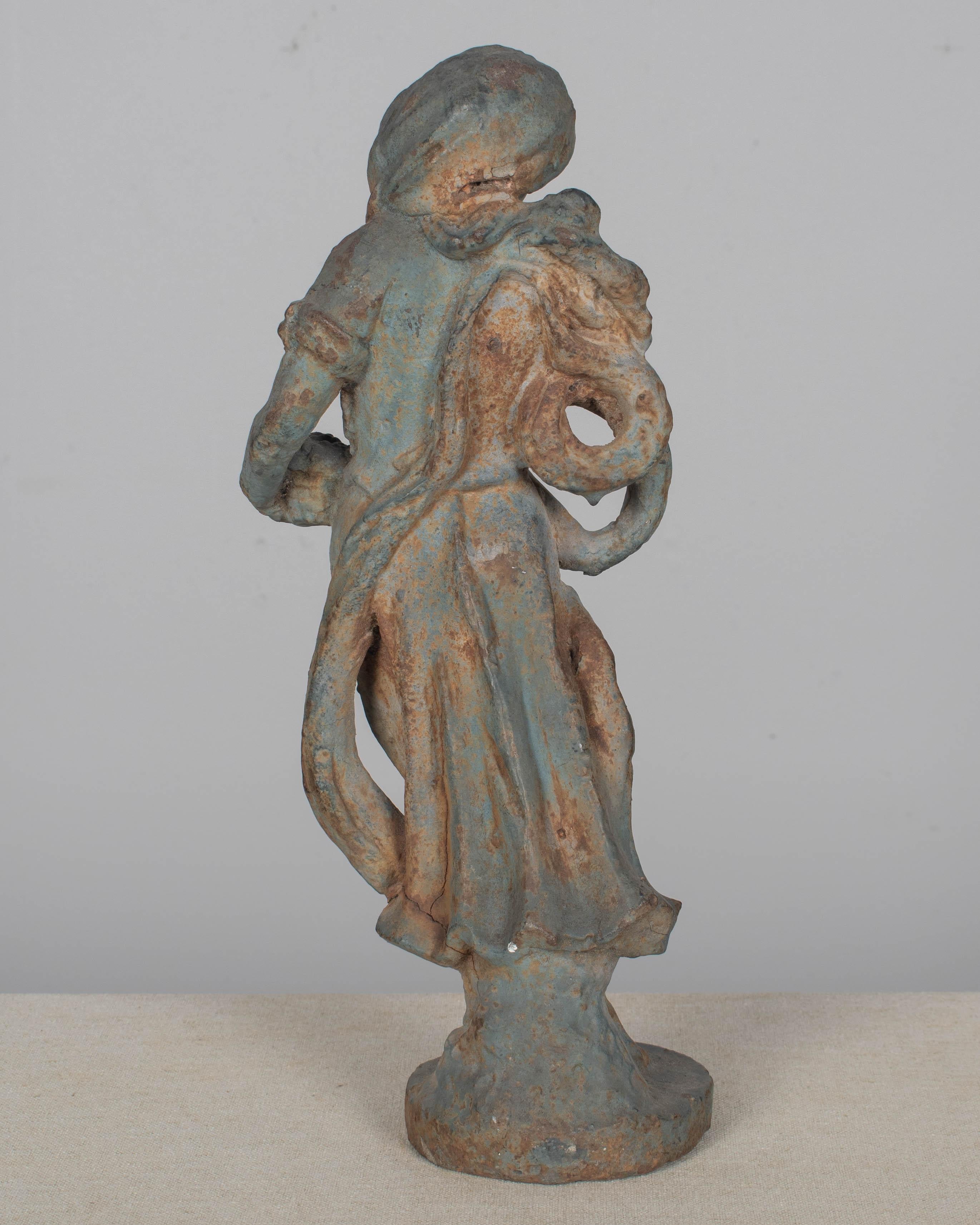 Paire de statues de jardin en fonte italiennes du 19e siècle en vente 8