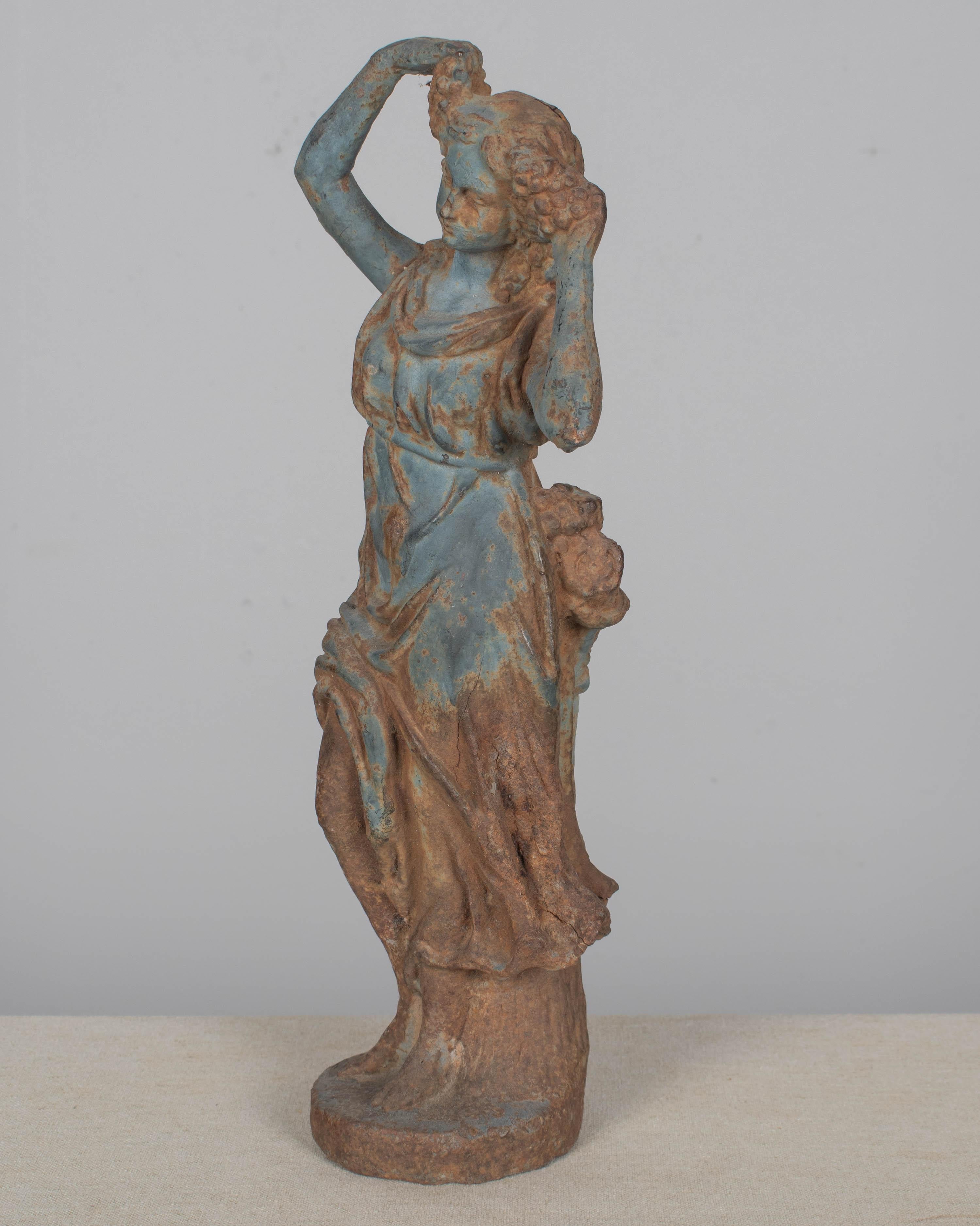 Moulage Paire de statues de jardin en fonte italiennes du 19e siècle en vente
