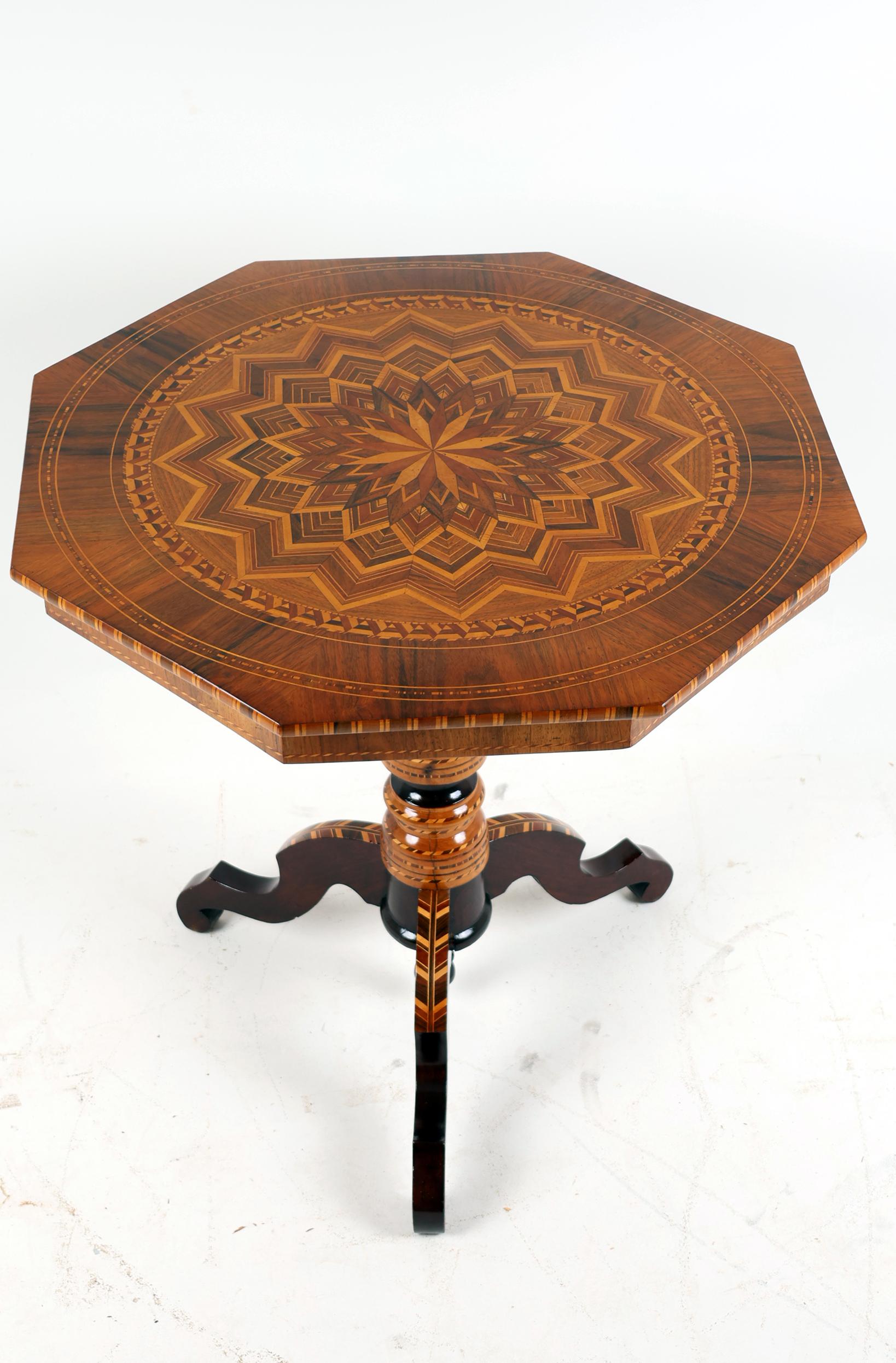 19th Century Italian Center Table with Marquetry For Sale 8
