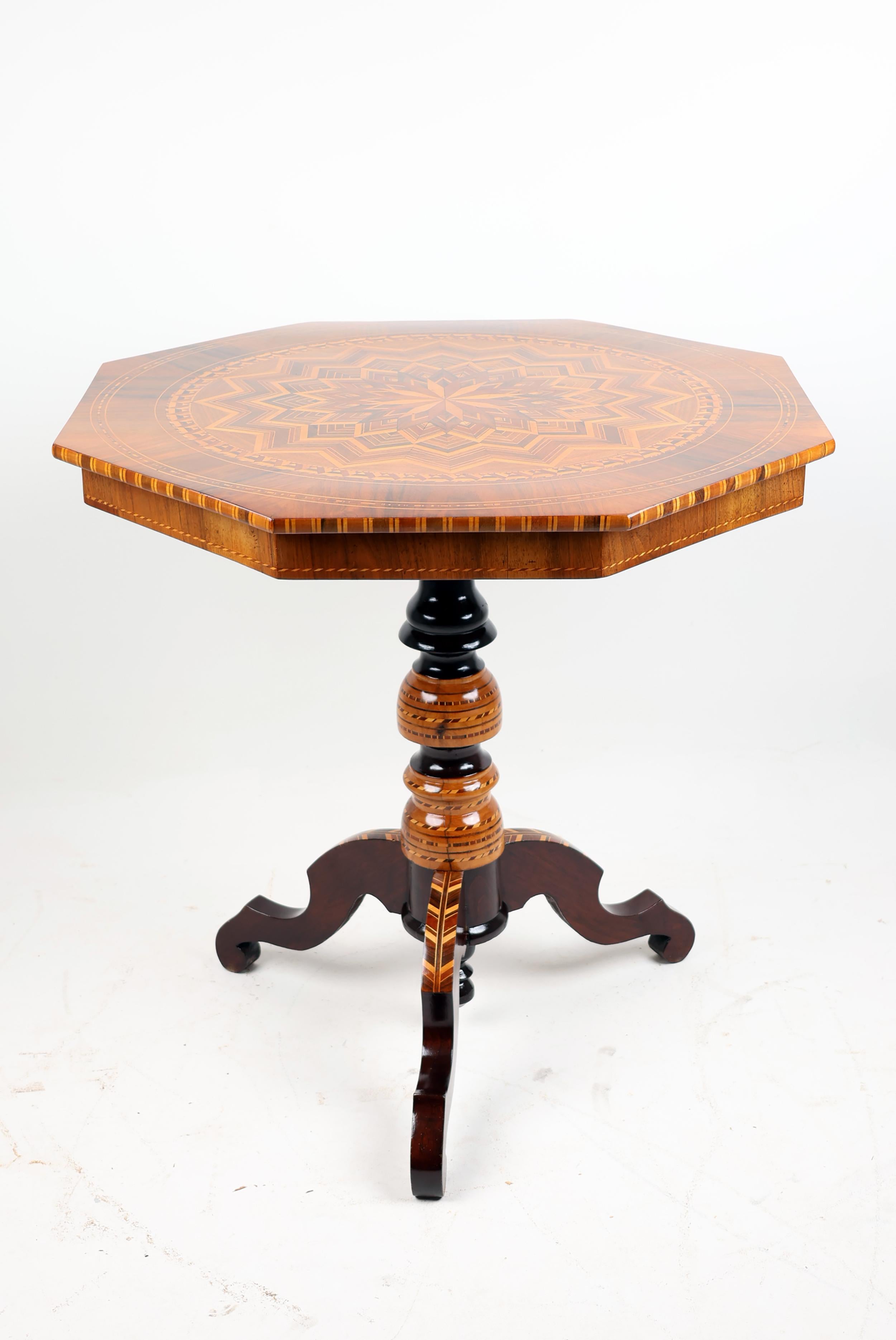 19th Century Italian Center Table with Marquetry For Sale 12