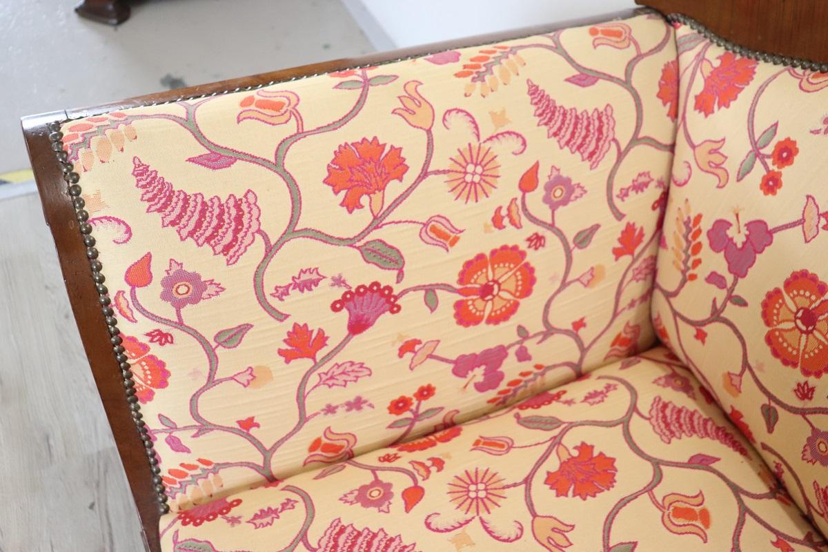 19. Jahrhundert Italienisch Charles X Antike Settee in Nussbaum im Angebot 5