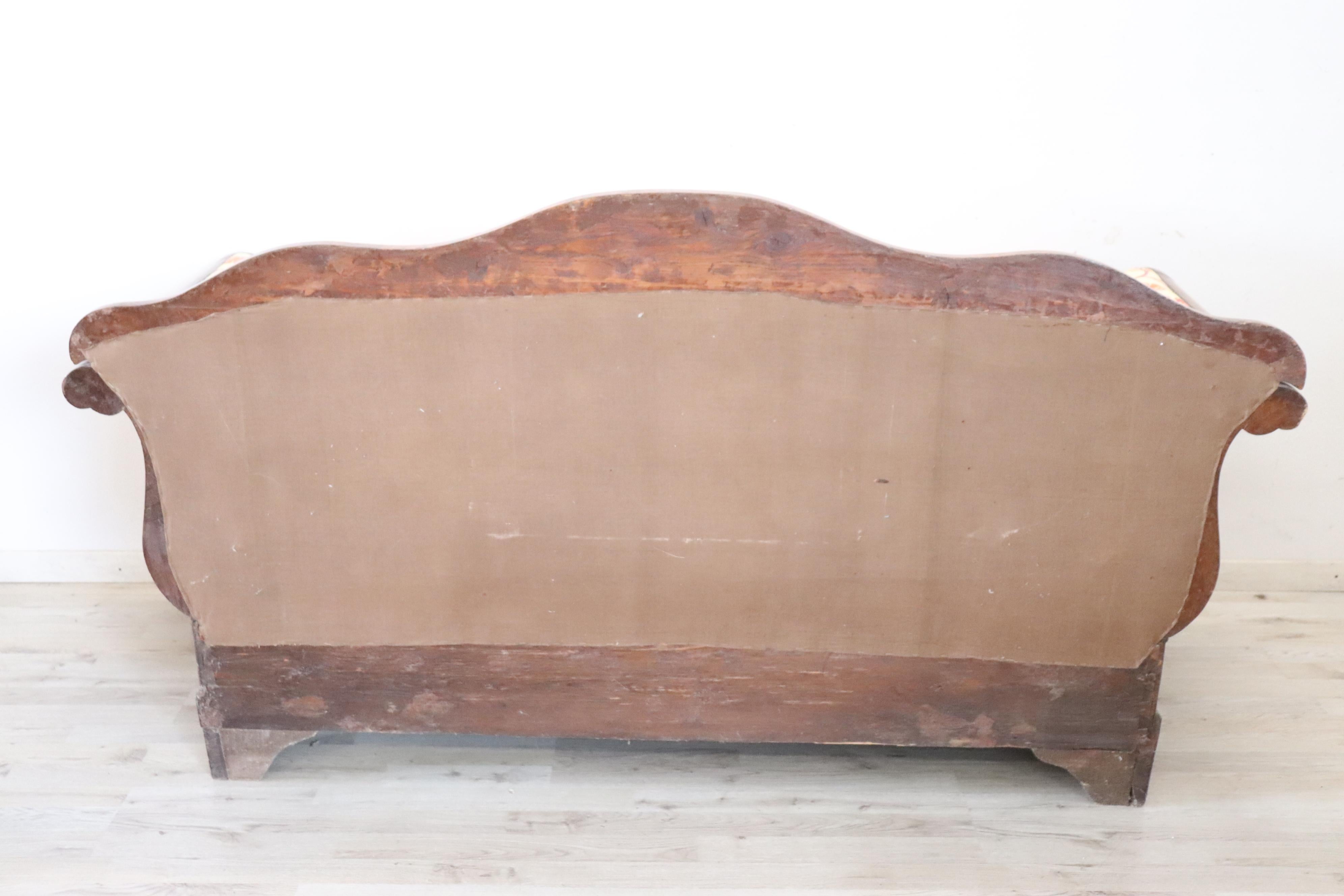19. Jahrhundert Italienisch Charles X Antike Settee in Nussbaum im Angebot 8