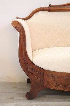 Sillón Grande Antiguo de Nogal Tallado Charles X Italiano del Siglo XIX