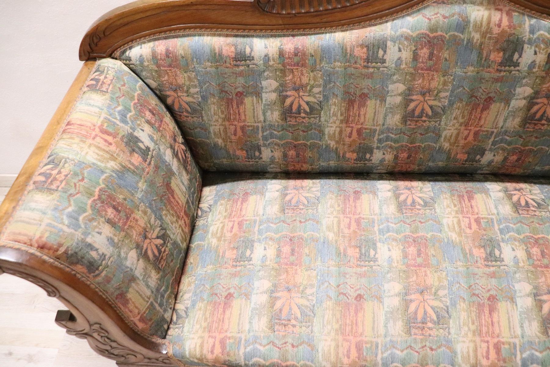 19th Century Italian Charles X Carved Walnut Antique Settee In Excellent Condition In Casale Monferrato, IT